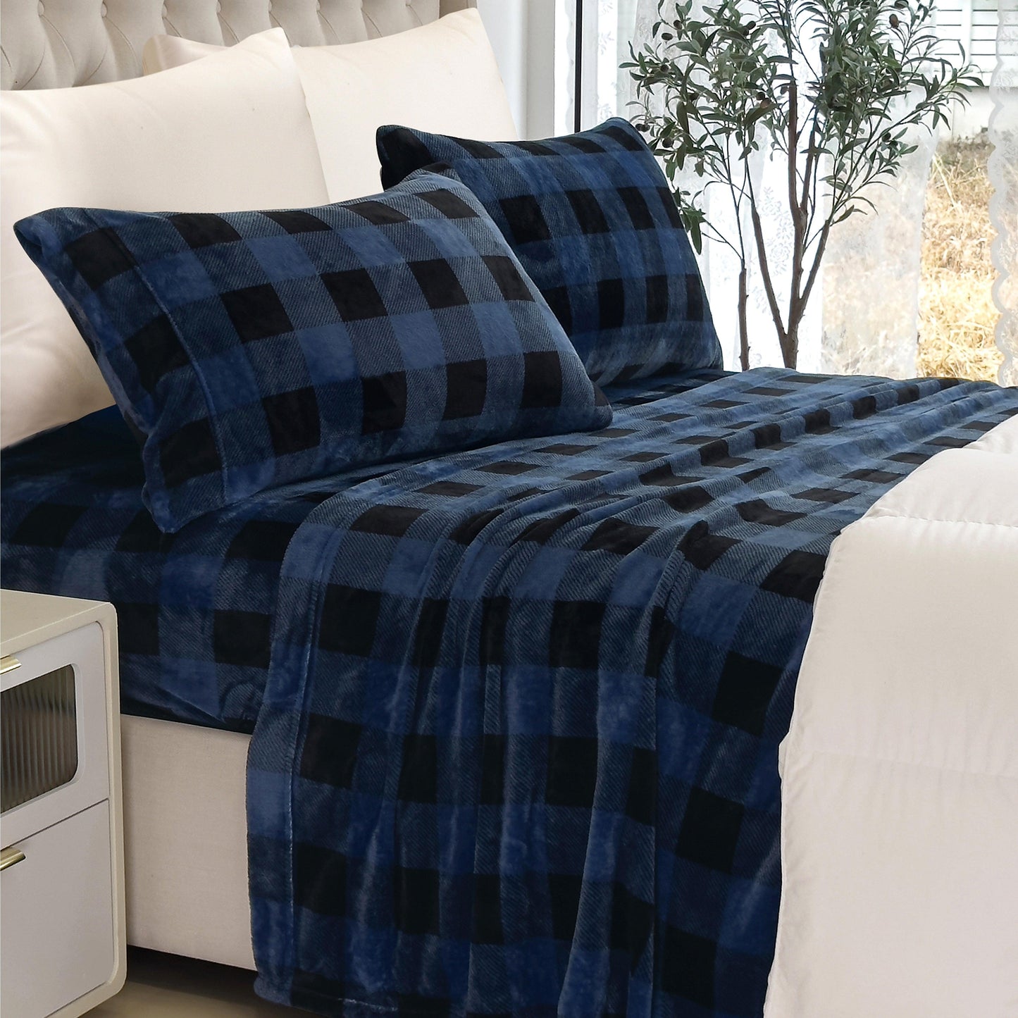 Elegant Comfort 4-Piece Velvet Plush Flannel Sheet Set