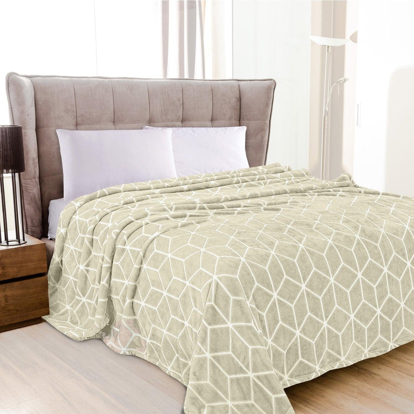 Elegant Comfort Cube Printed Velour Fleece Blanket - Geometric Design Velvety Feel