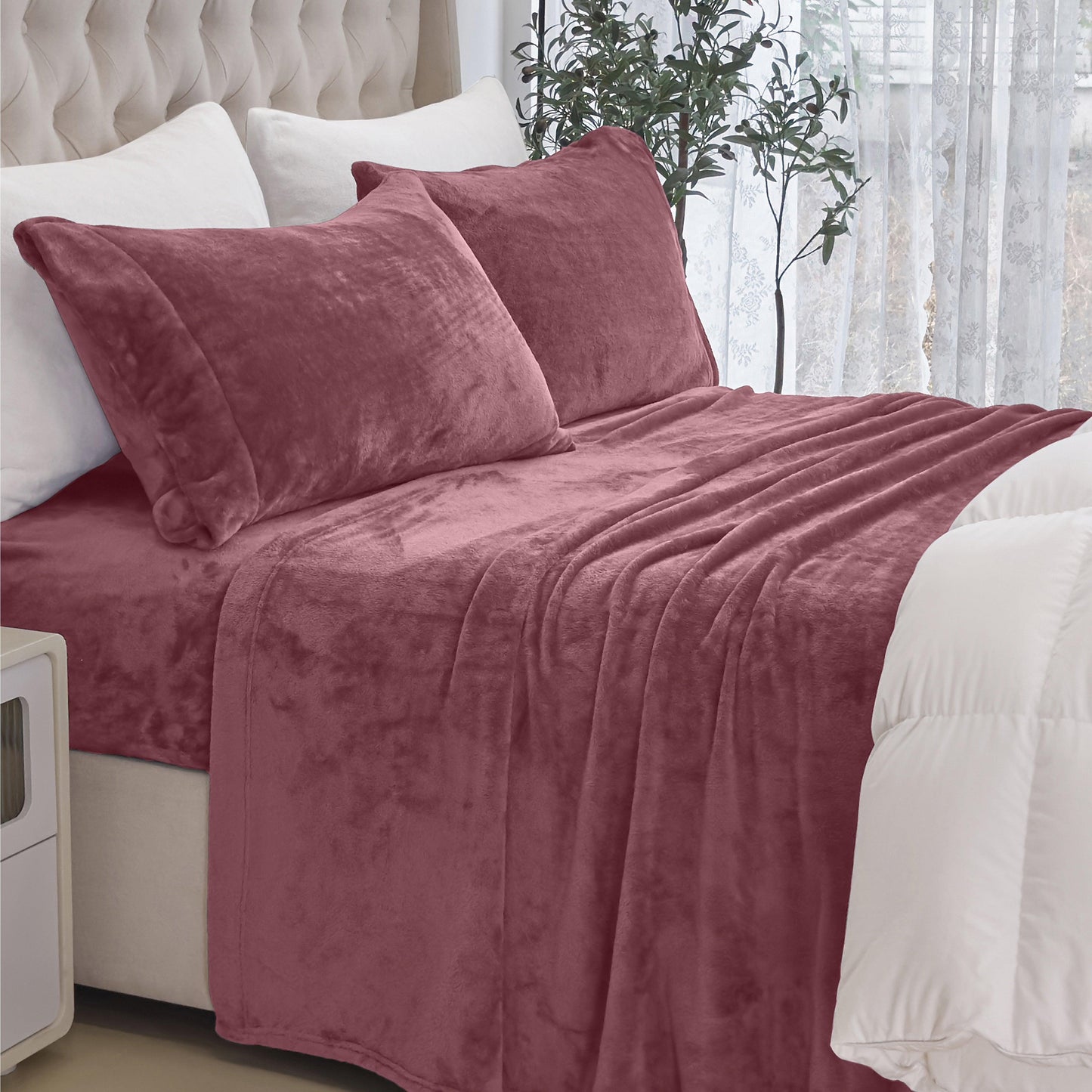 Elegant Comfort 4-Piece Velvet Plush Flannel Sheet Set