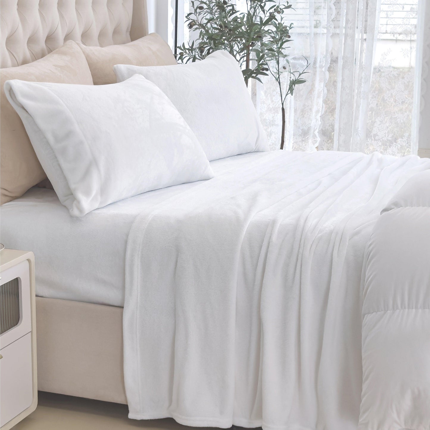 Elegant Comfort 4-Piece Velvet Plush Flannel Sheet Set