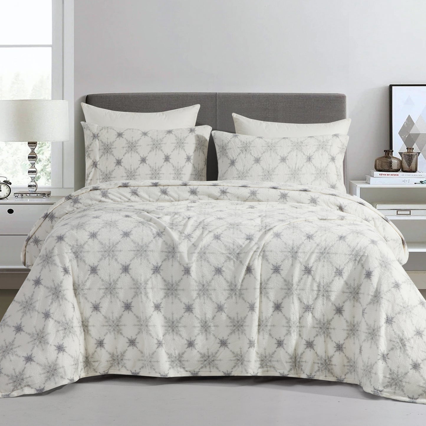 Elegant Comfort 4-Piece Holiday Christmas Velvet Plush Flannel Sheet Set