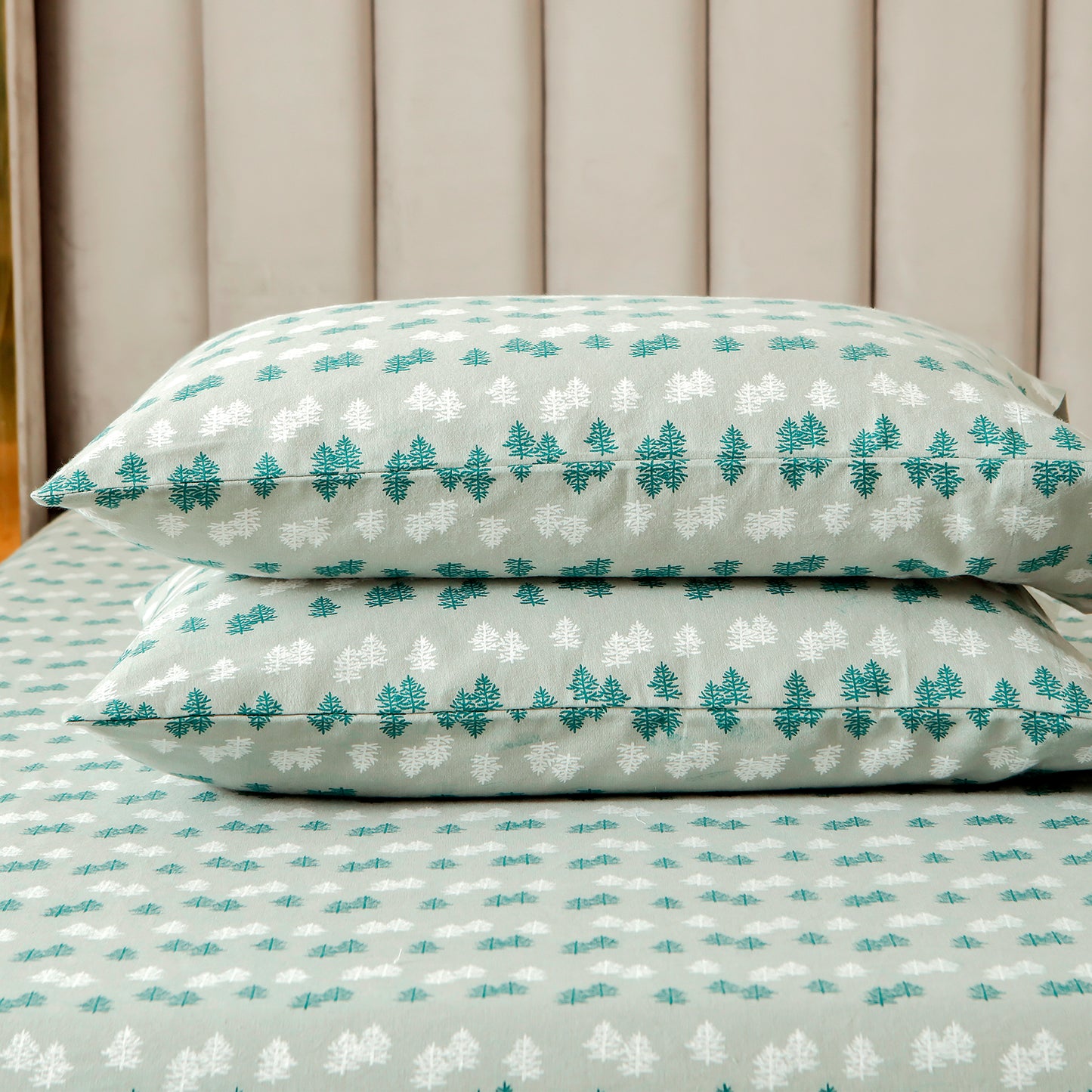 Elegant Comfort 4-Piece Holiday Cotton Flannel Sheet Set - 100% Turkish Cotton
