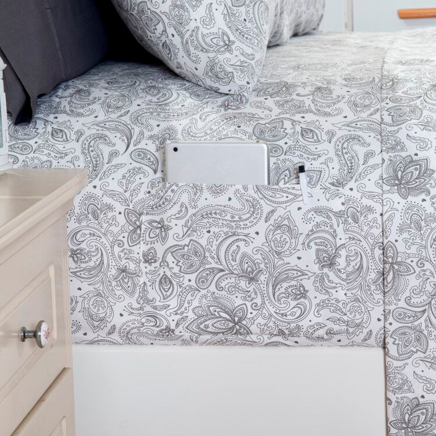 Elegant Comfort 6-Piece Paisley Printed Pattern - Soft as a Hotel Premium Quality Sheet Set