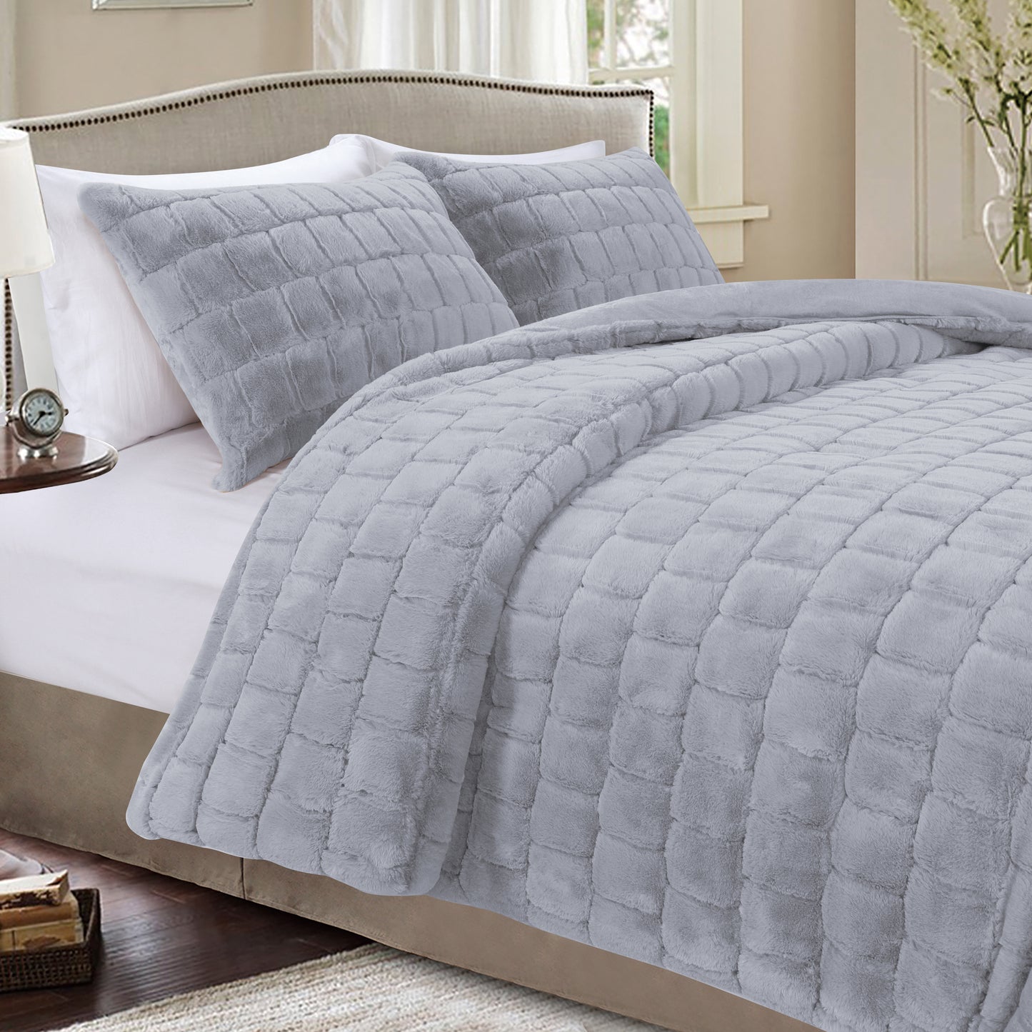 Elegant Comfort Fluffy 3-Piece Faux Rabbit Fur Comforter Set