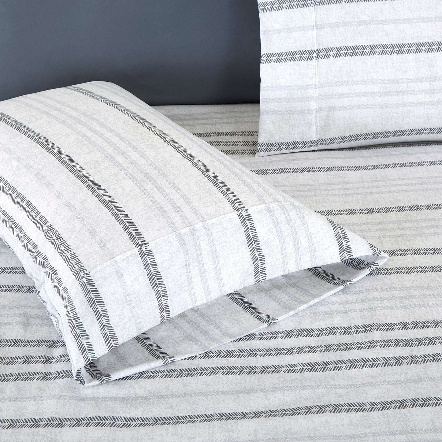 Elegant Comfort 6-Piece Floral and Stripe Pattern Sheet Set - Soft as a Hotel Premium Quality Bedding