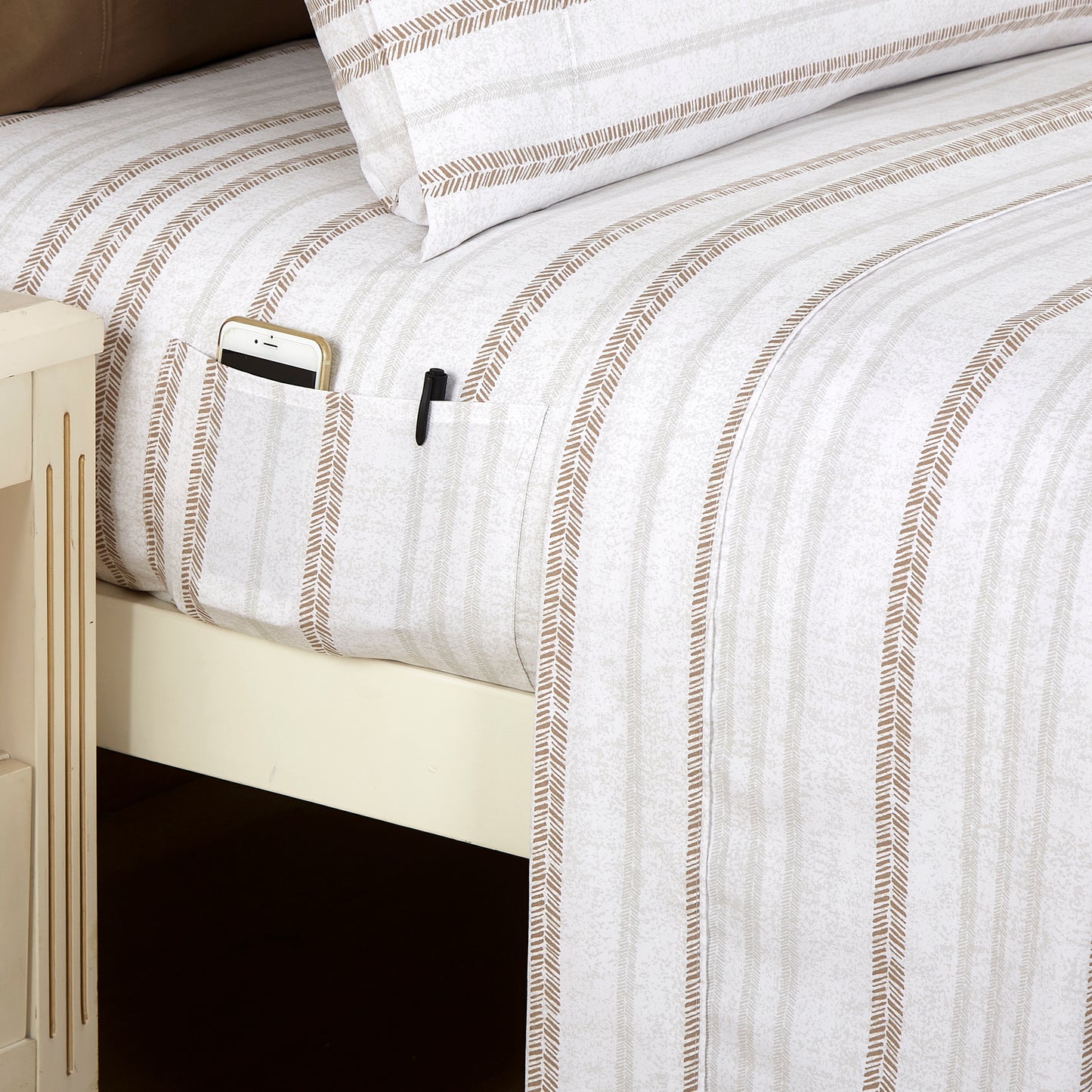 Elegant Comfort 6-Piece Floral and Stripe Pattern Sheet Set - Soft as a Hotel Premium Quality Bedding
