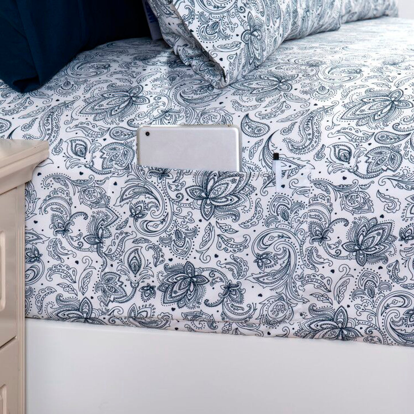 Elegant Comfort 6-Piece Paisley Printed Pattern - Soft as a Hotel Premium Quality Sheet Set
