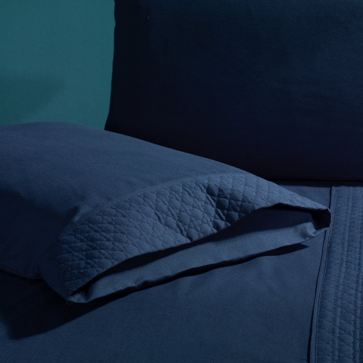 Elegant Comfort Quilted 4-Piece Sheet Set, Premium Hotel Quality