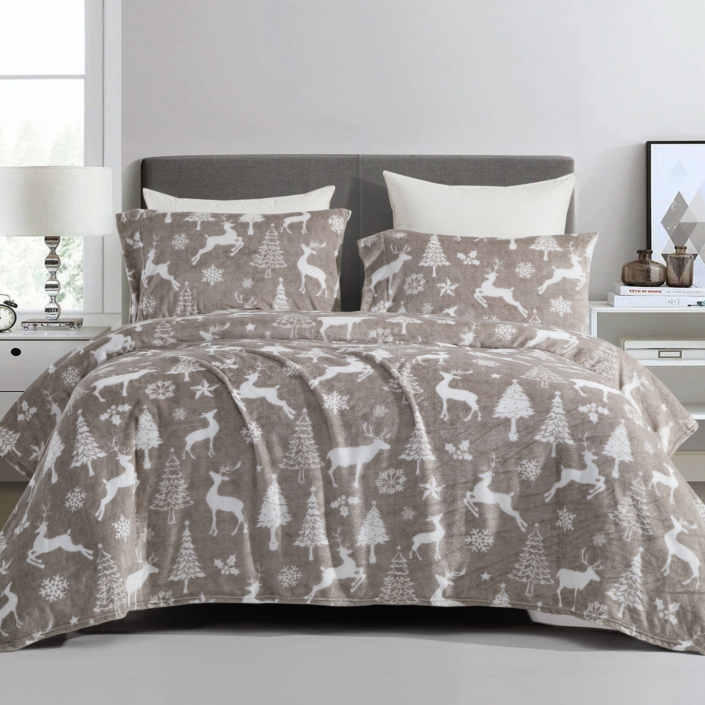 Elegant Comfort 4-Piece Holiday Christmas Velvet Plush Flannel Sheet Set
