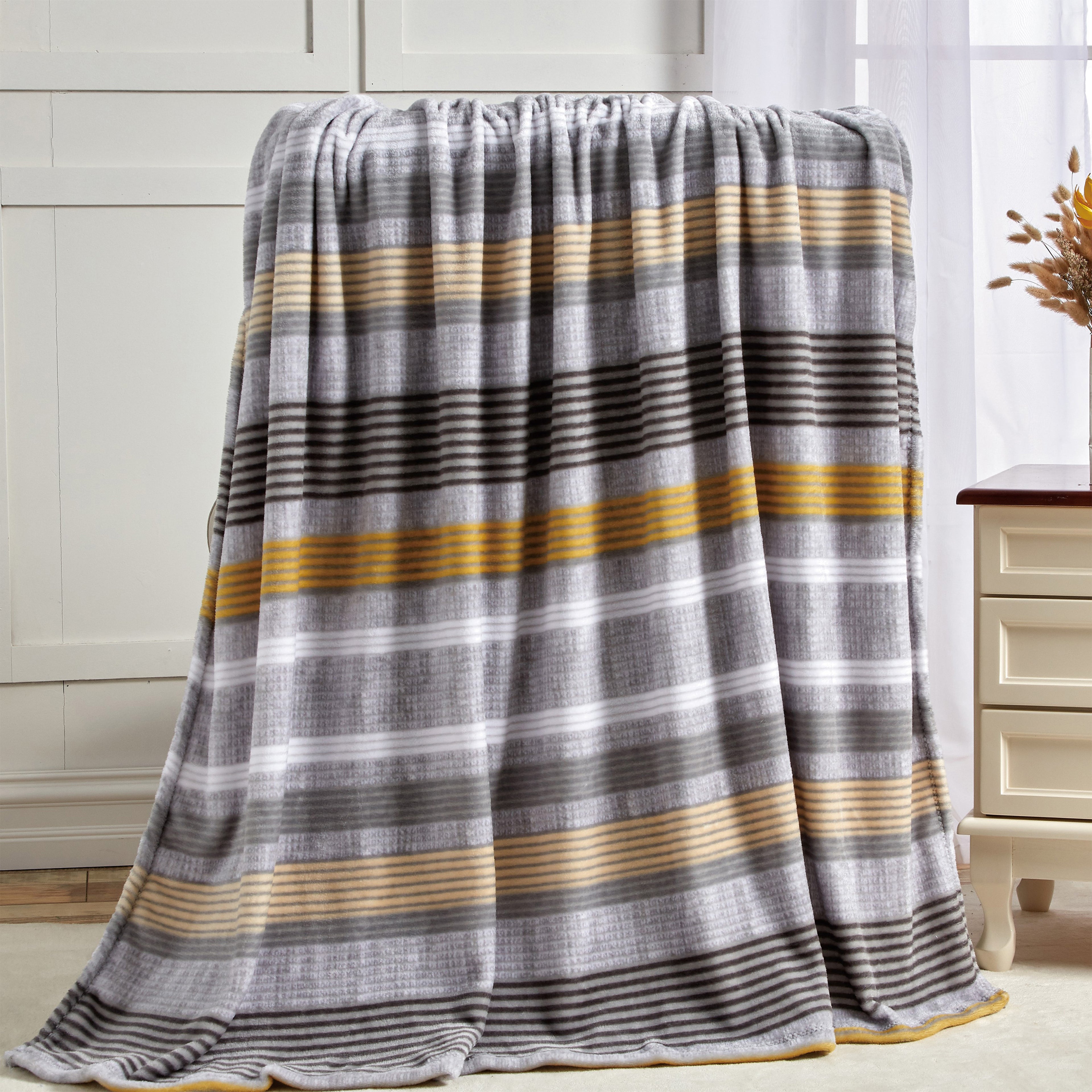 Printed Bed or Oversized Couch Blanket - Lightweight for All Season Warmth