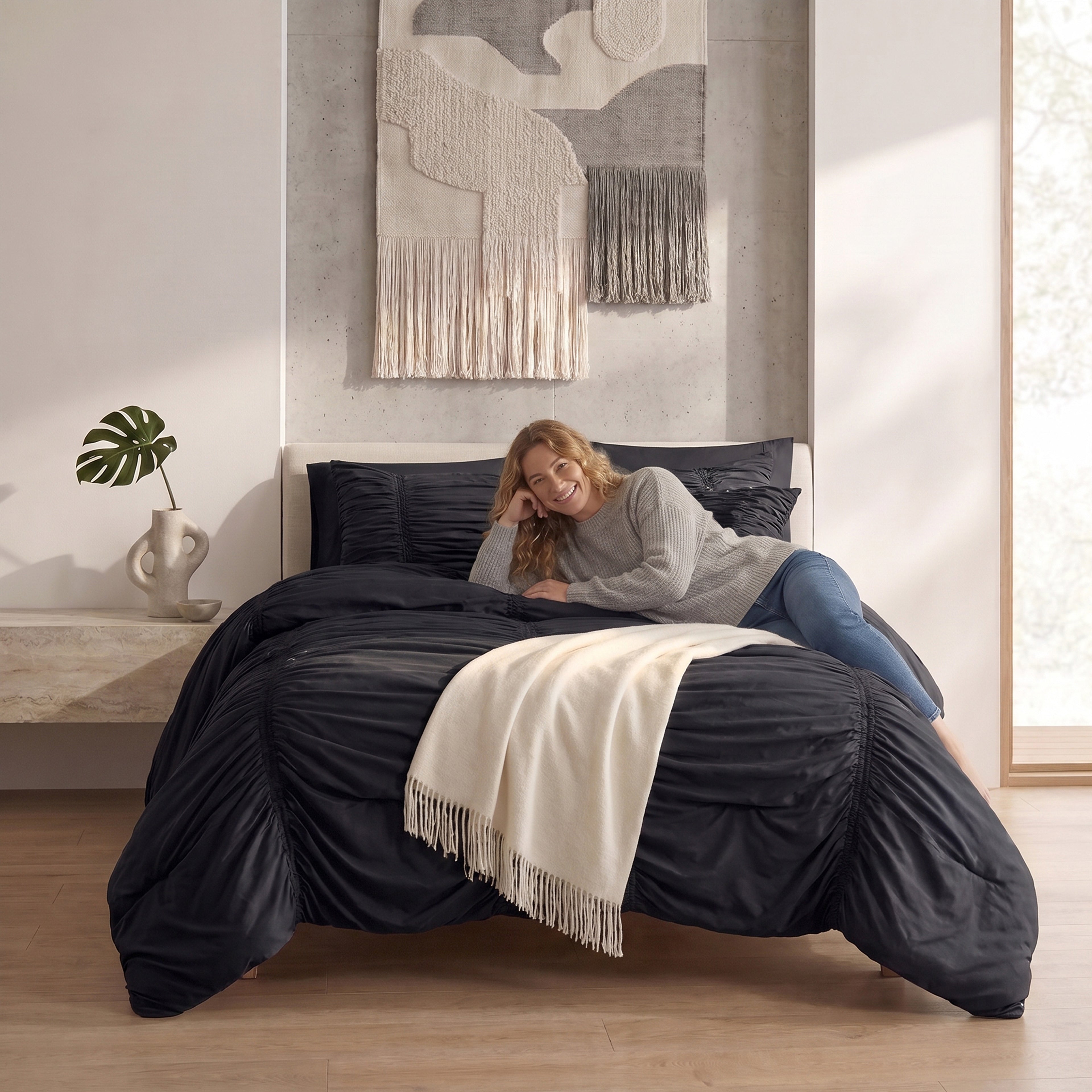10-Piece Pleated Comforter Set - Includes 4-Piece Sheet Set with Double Sided Storage Pockets
