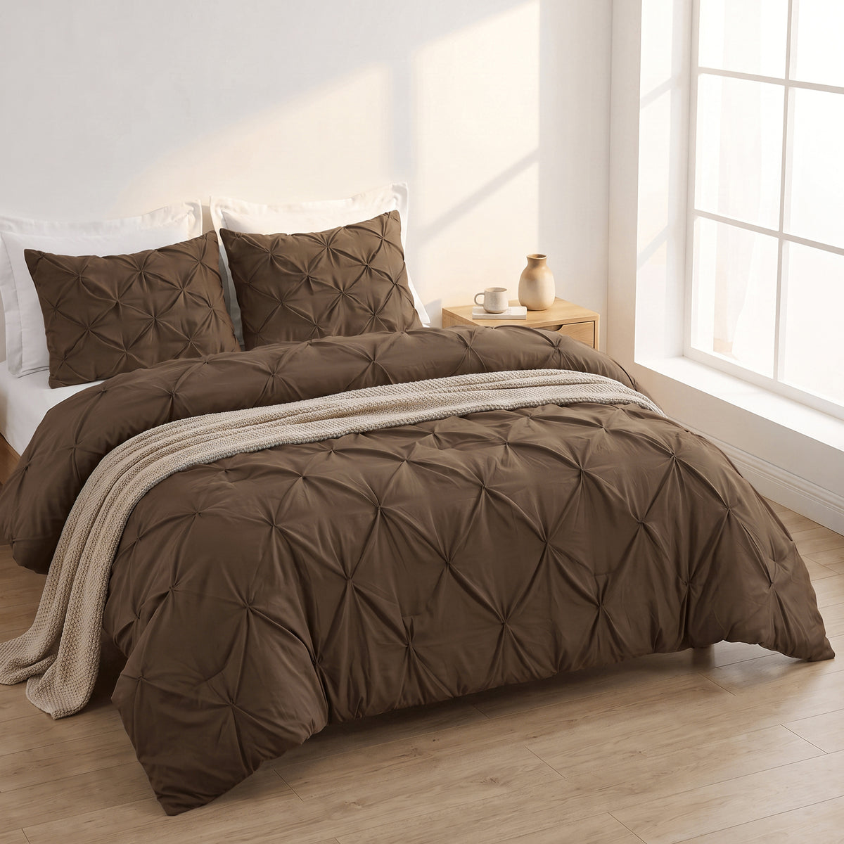Pinch Pleated Pintuck Pattern, 3-Piece Duvet Cover Set - Features Corner Ties