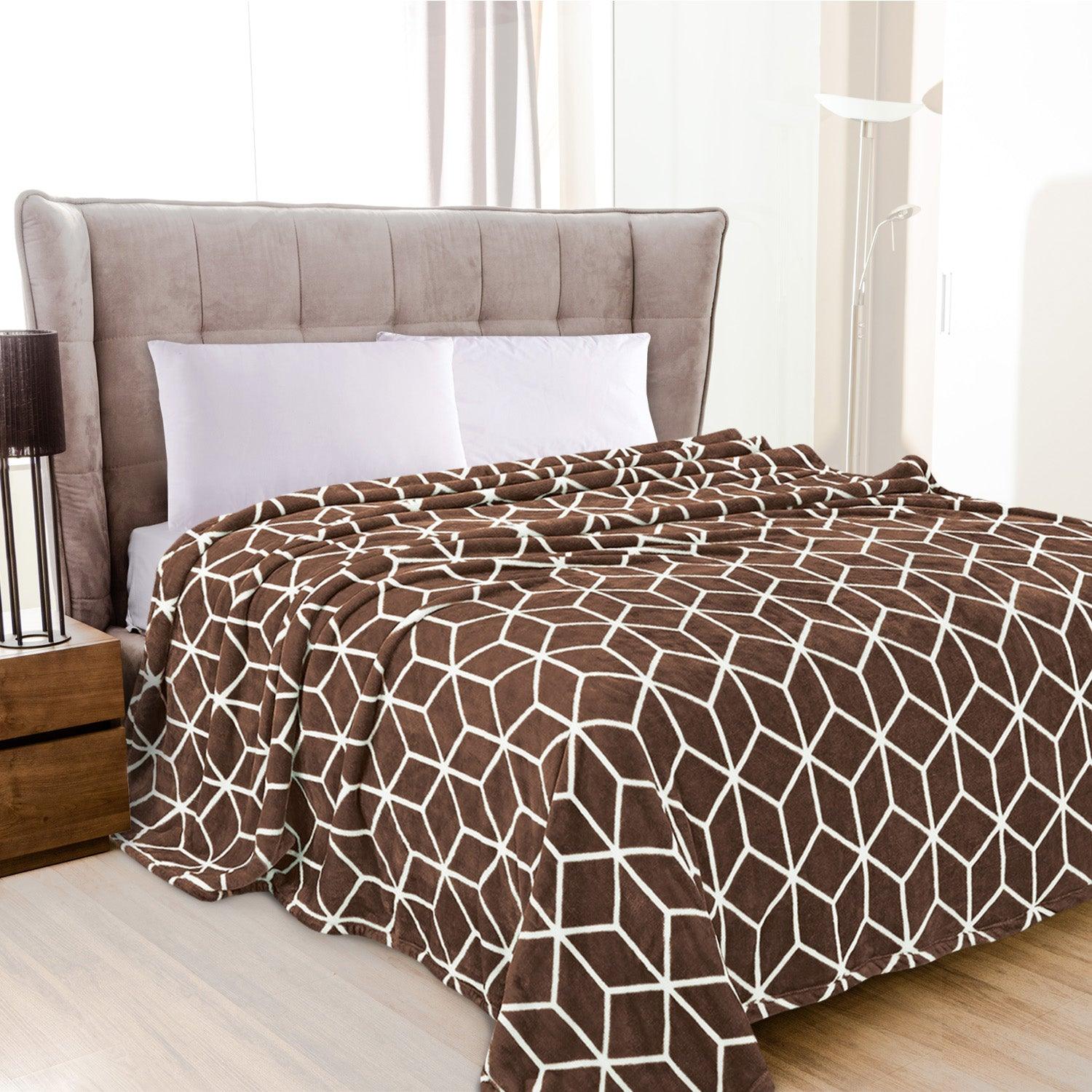 Cube Printed Velour Fleece Blanket - Geometric Design Velvety Feel