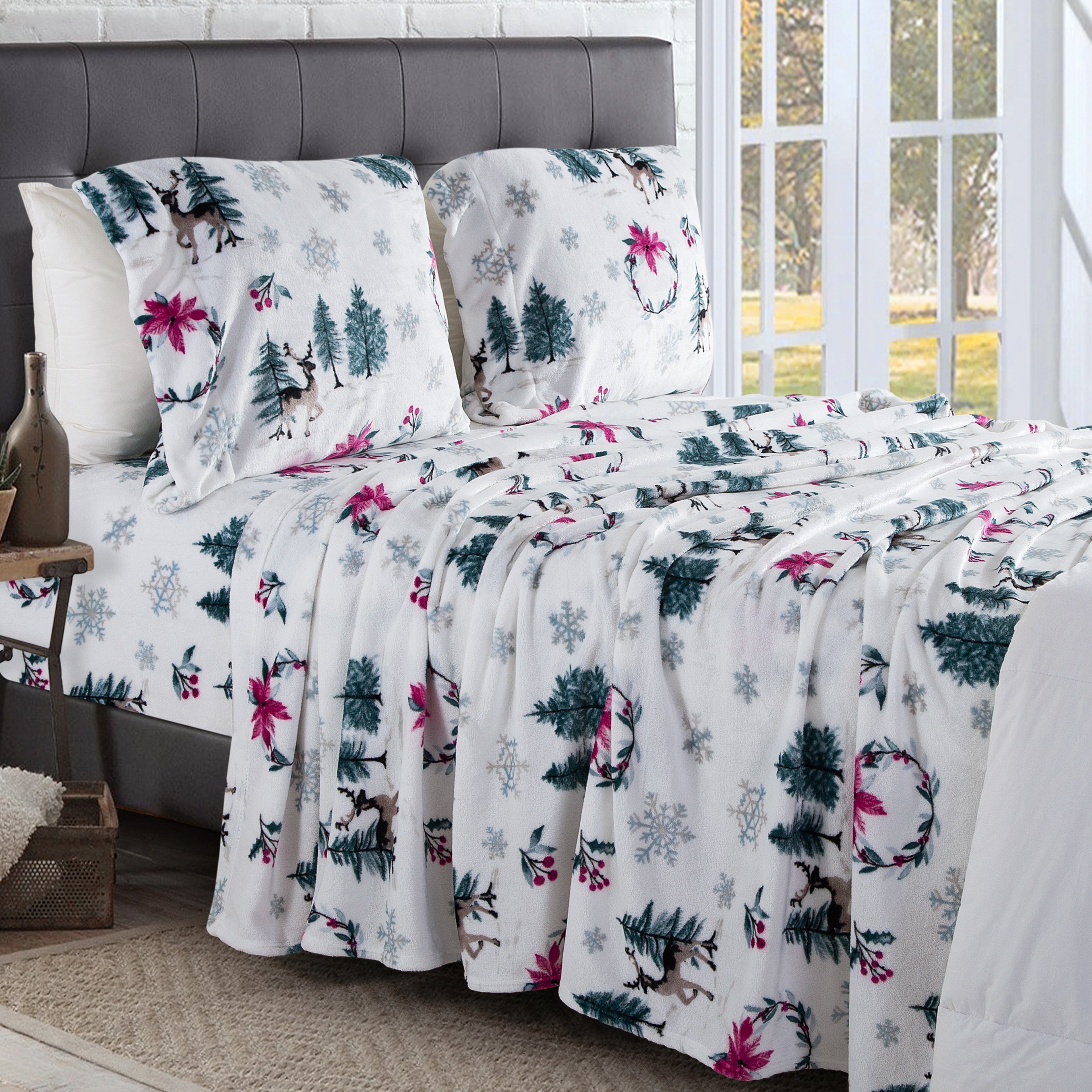 4-Piece Holiday Christmas Velvet Plush Flannel Sheet Set