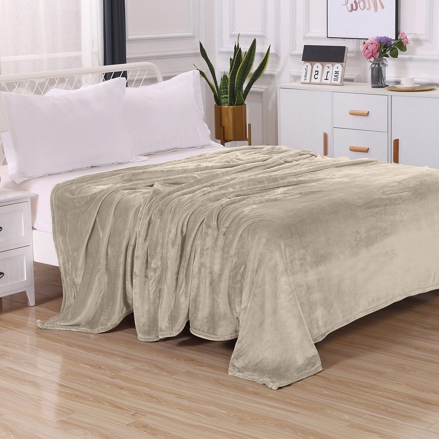 Elegant Comfort Velvet Plush Fleece Blanket Solid Color Design - Velour Blanket
