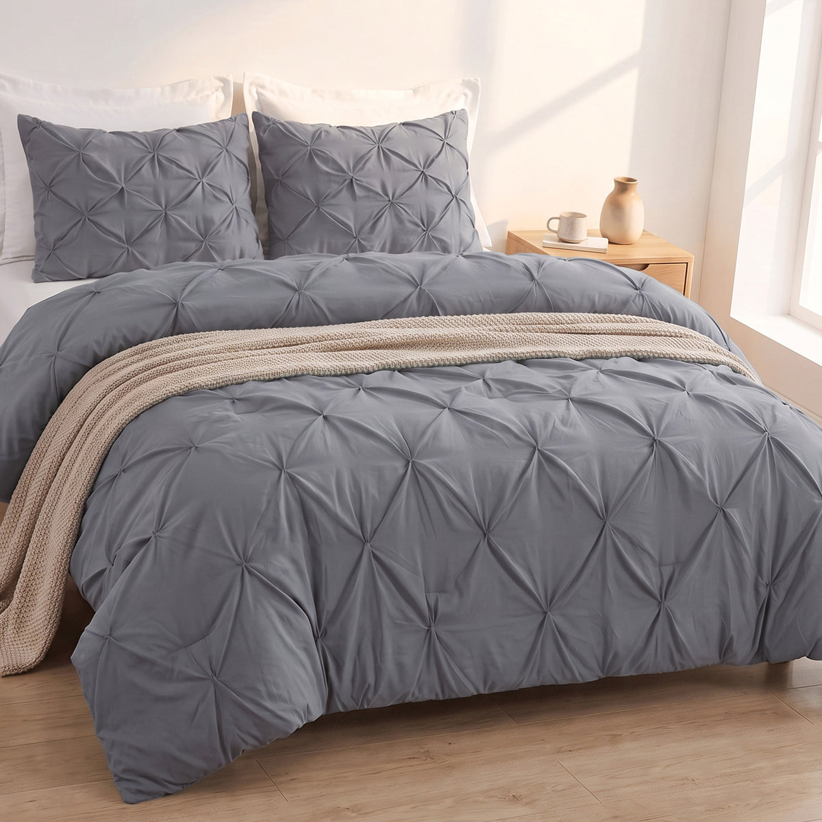 Pinch Pleated Pintuck Pattern, 3-Piece Duvet Cover Set - Features Corner Ties