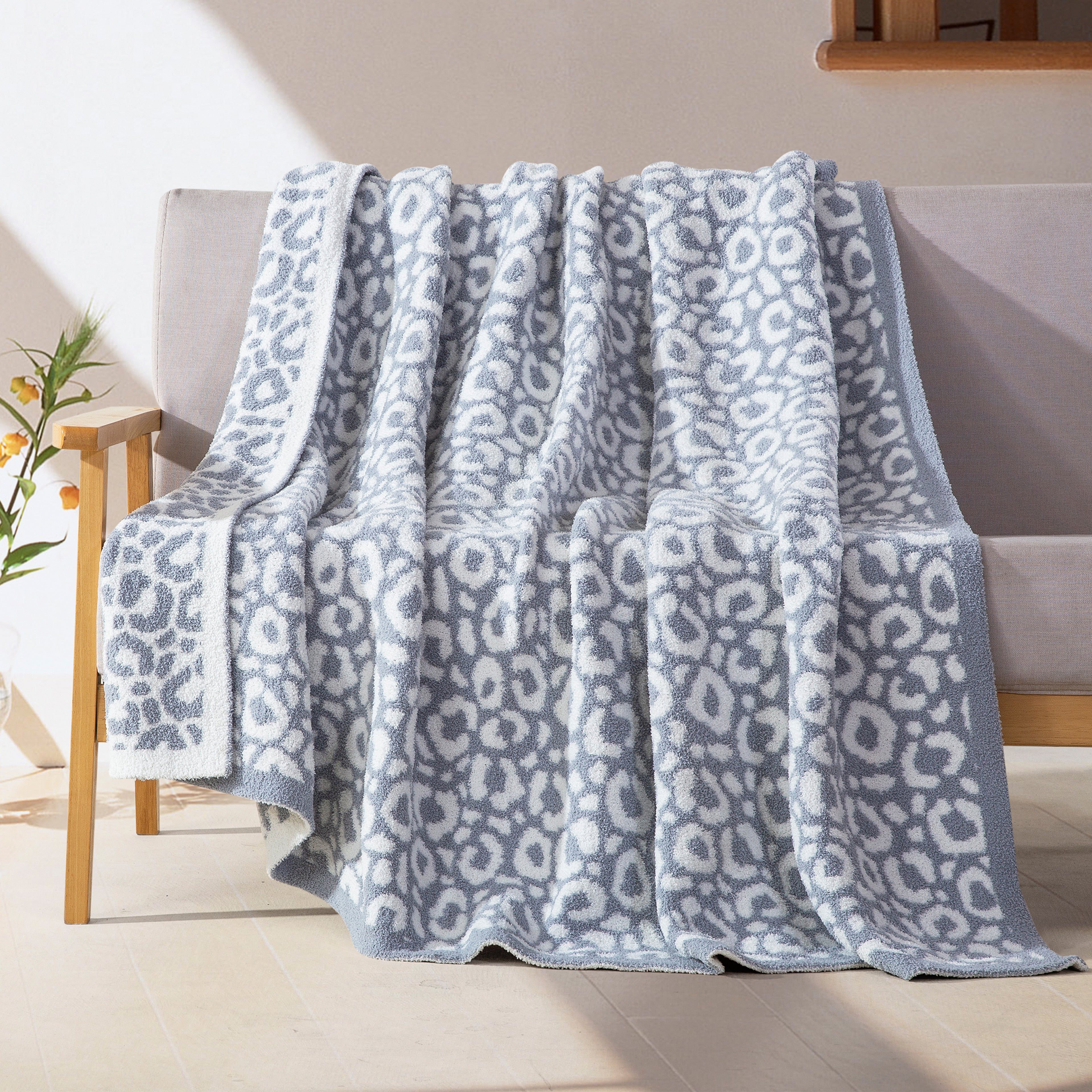 50" x 70"  Ultra Soft Checkered Knitted Throw Blanket