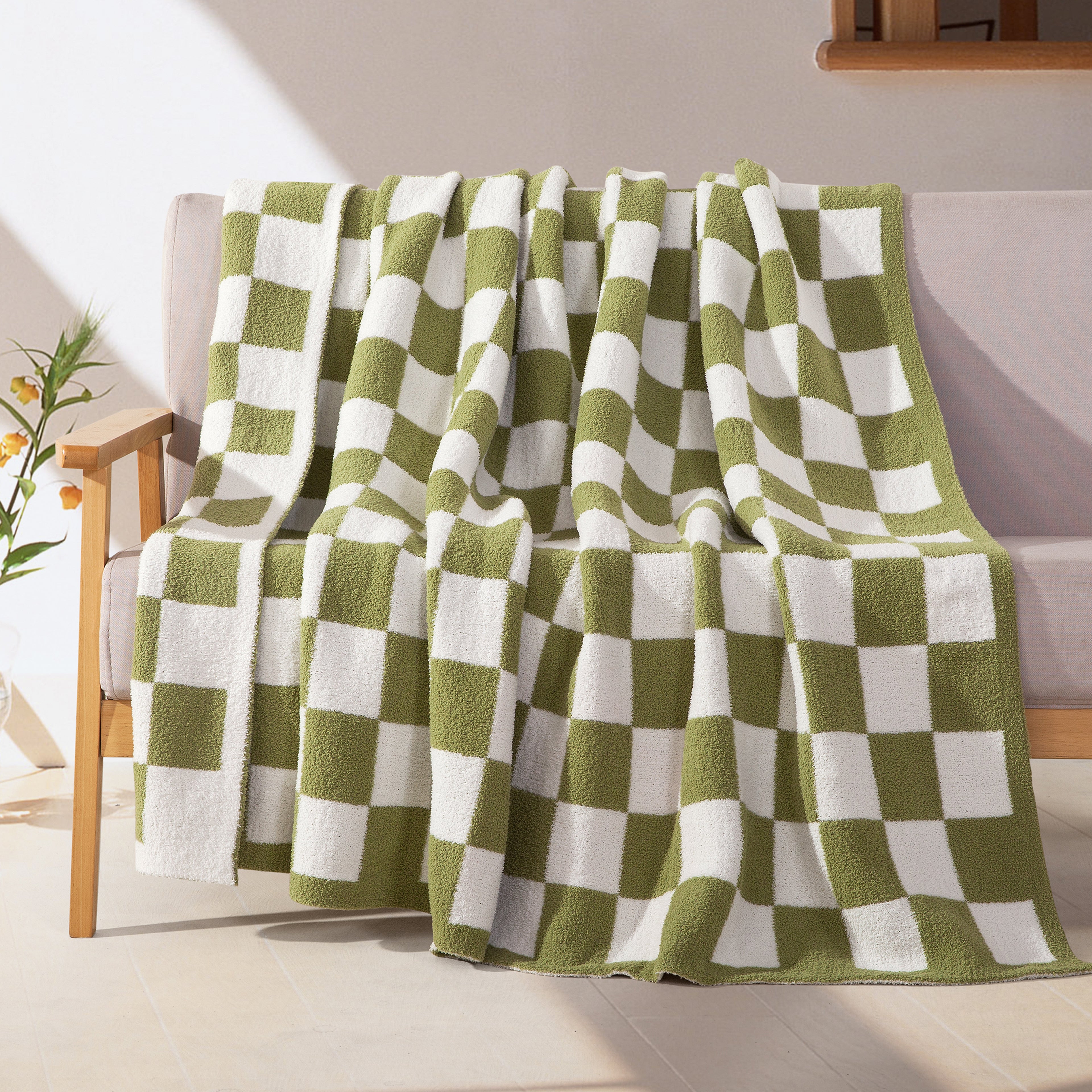 50" x 70"  Ultra Soft Checkered Knitted Throw Blanket