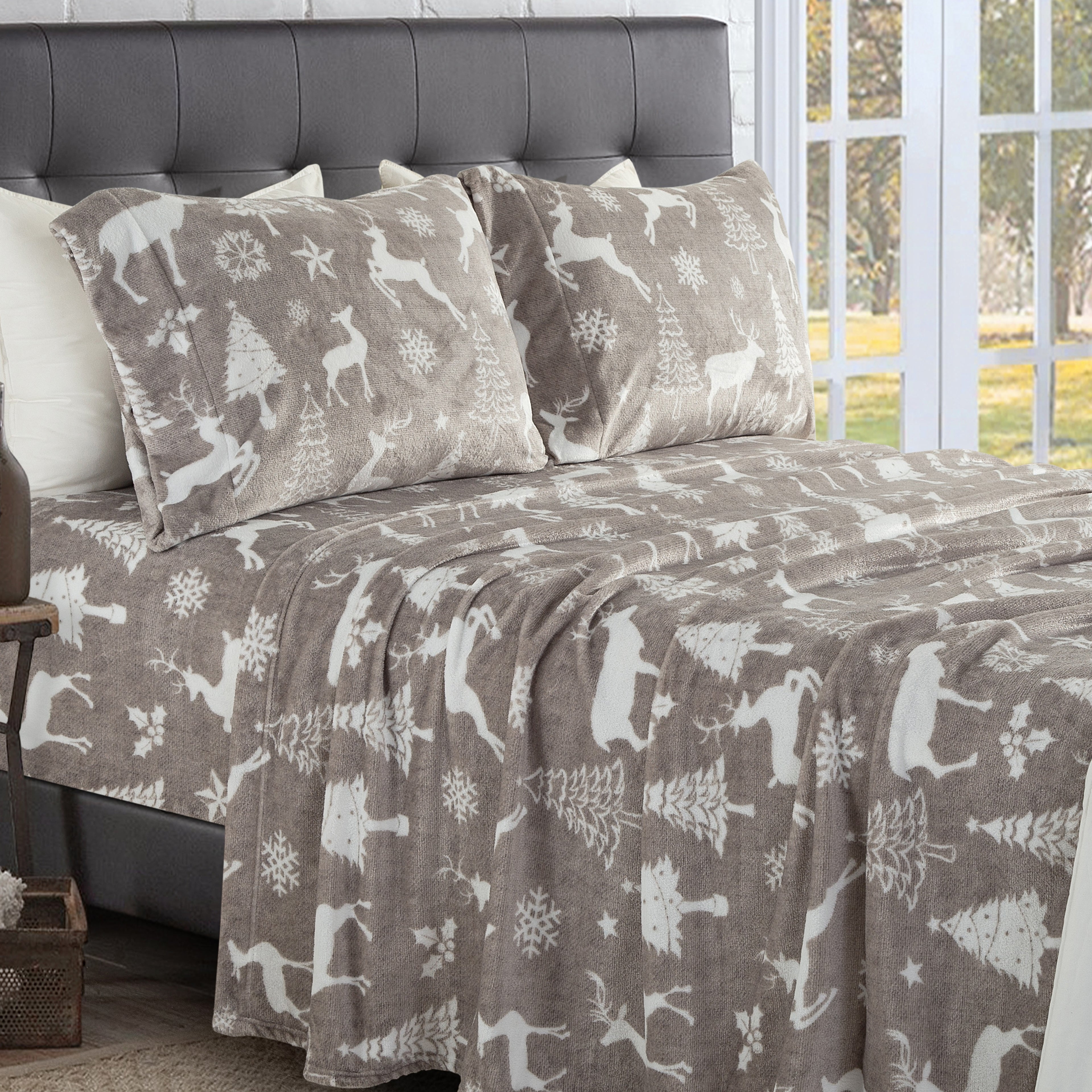 4-Piece Holiday Christmas Velvet Plush Flannel Sheet Set