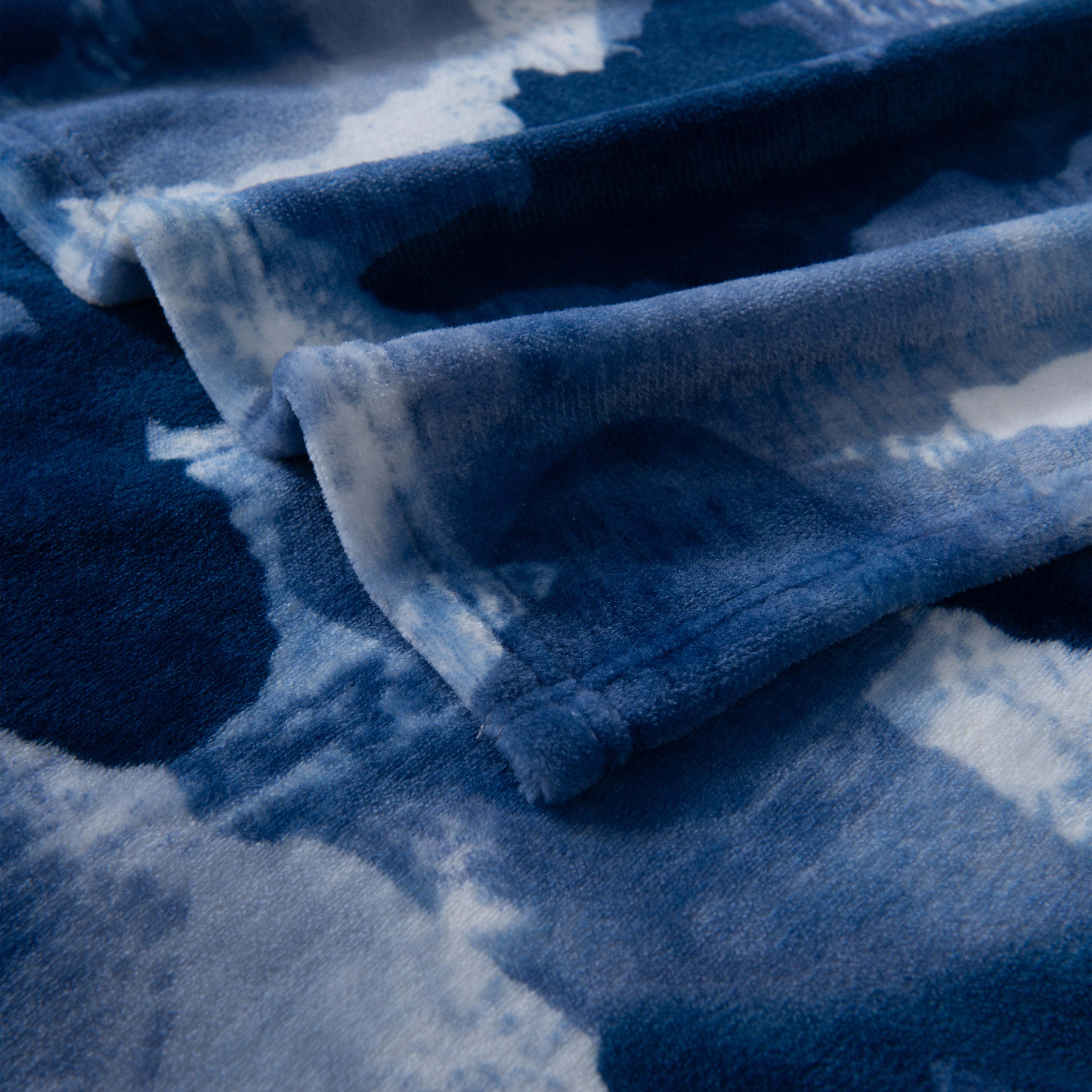 Camouflage Printed Velour Fleece Blanket Design - Velvety Feel