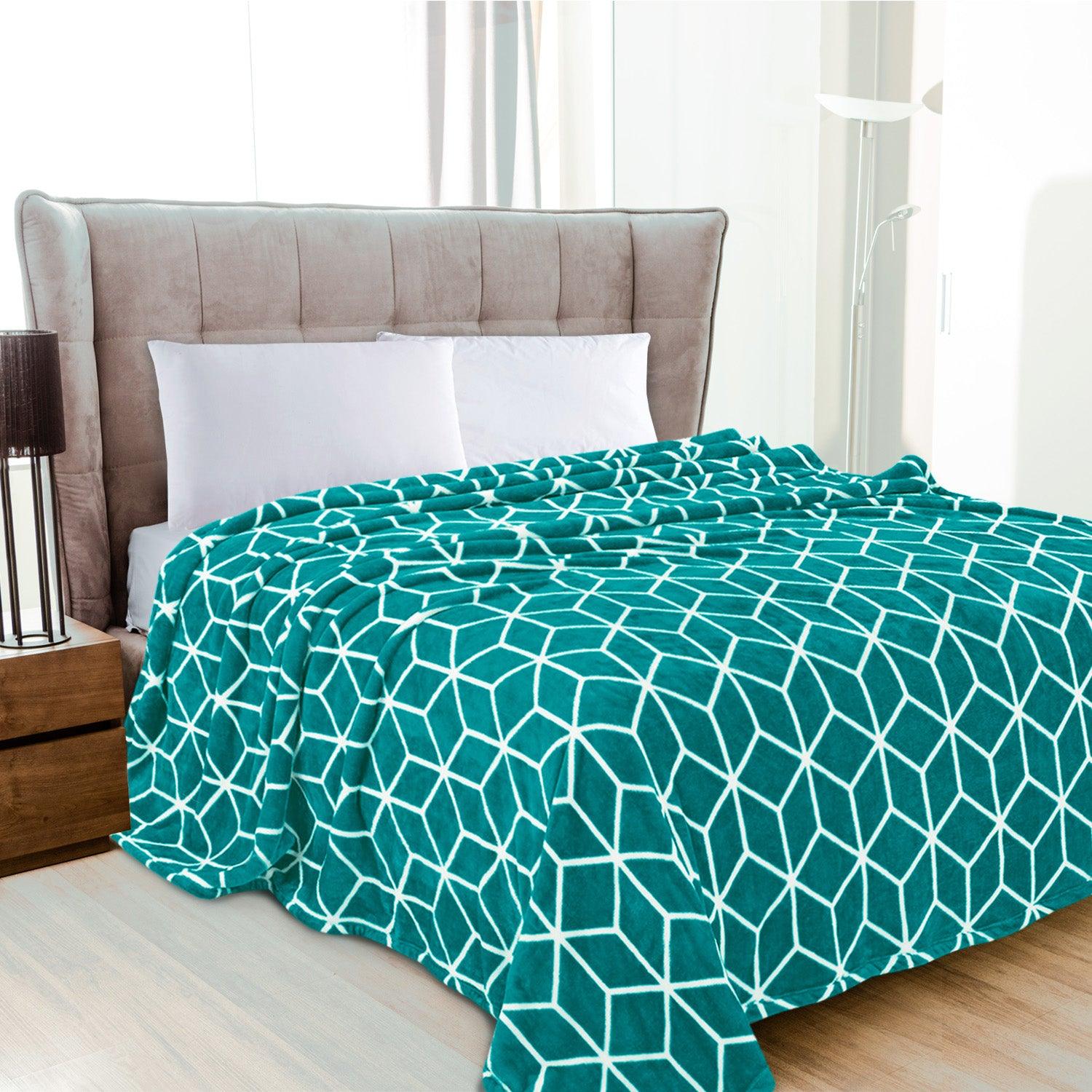 Cube Printed Velour Fleece Blanket - Geometric Design Velvety Feel