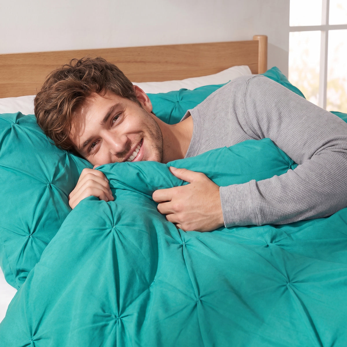 Pinch Pleated Pintuck Pattern, 3-Piece Duvet Cover Set - Features Corner Ties