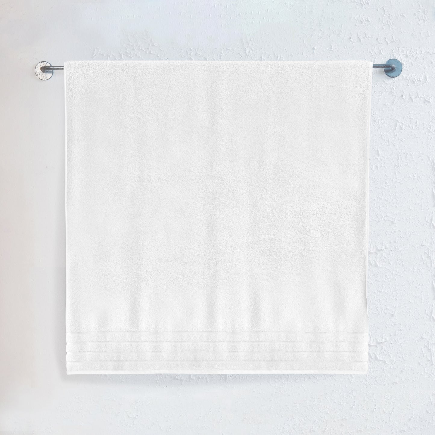 Elegant Comfort 1-Piece Premium Turkish Cotton 4 Lines Stripe Jumbo Towel, 35x 70 inch