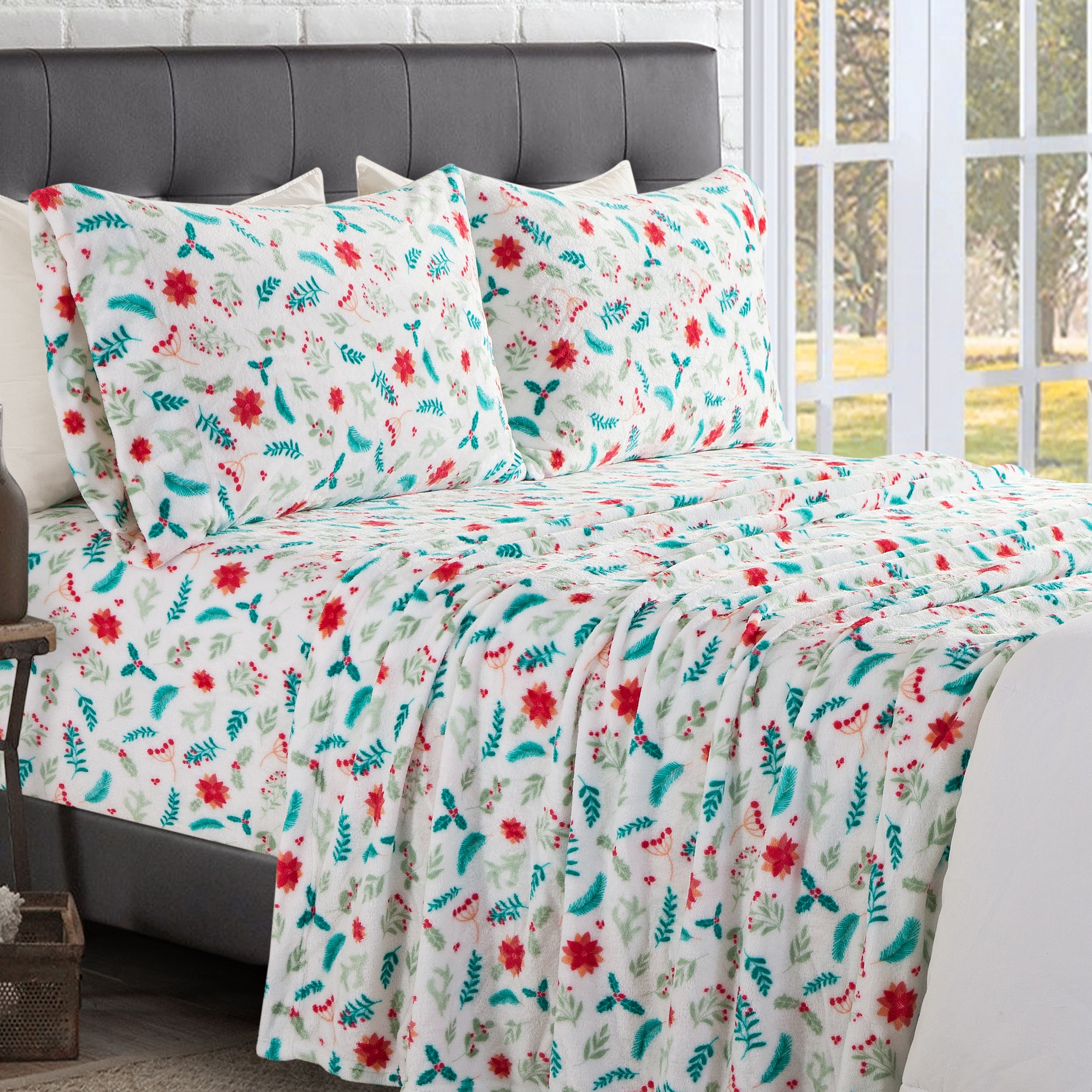 4-Piece Holiday Christmas Velvet Plush Flannel Sheet Set