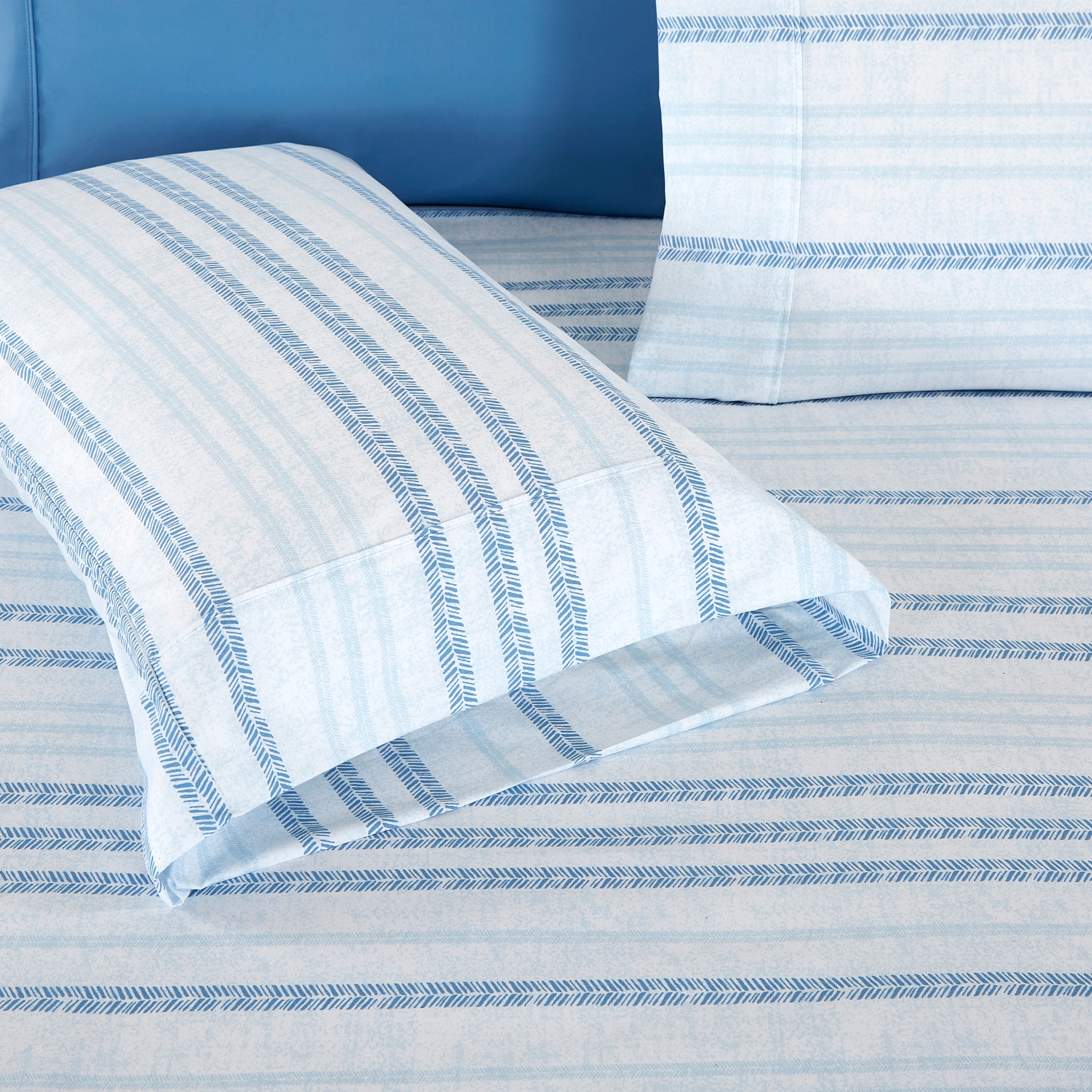 6-Piece Floral and Stripe Pattern Sheet Set - Soft as a Hotel Premium Quality Bedding
