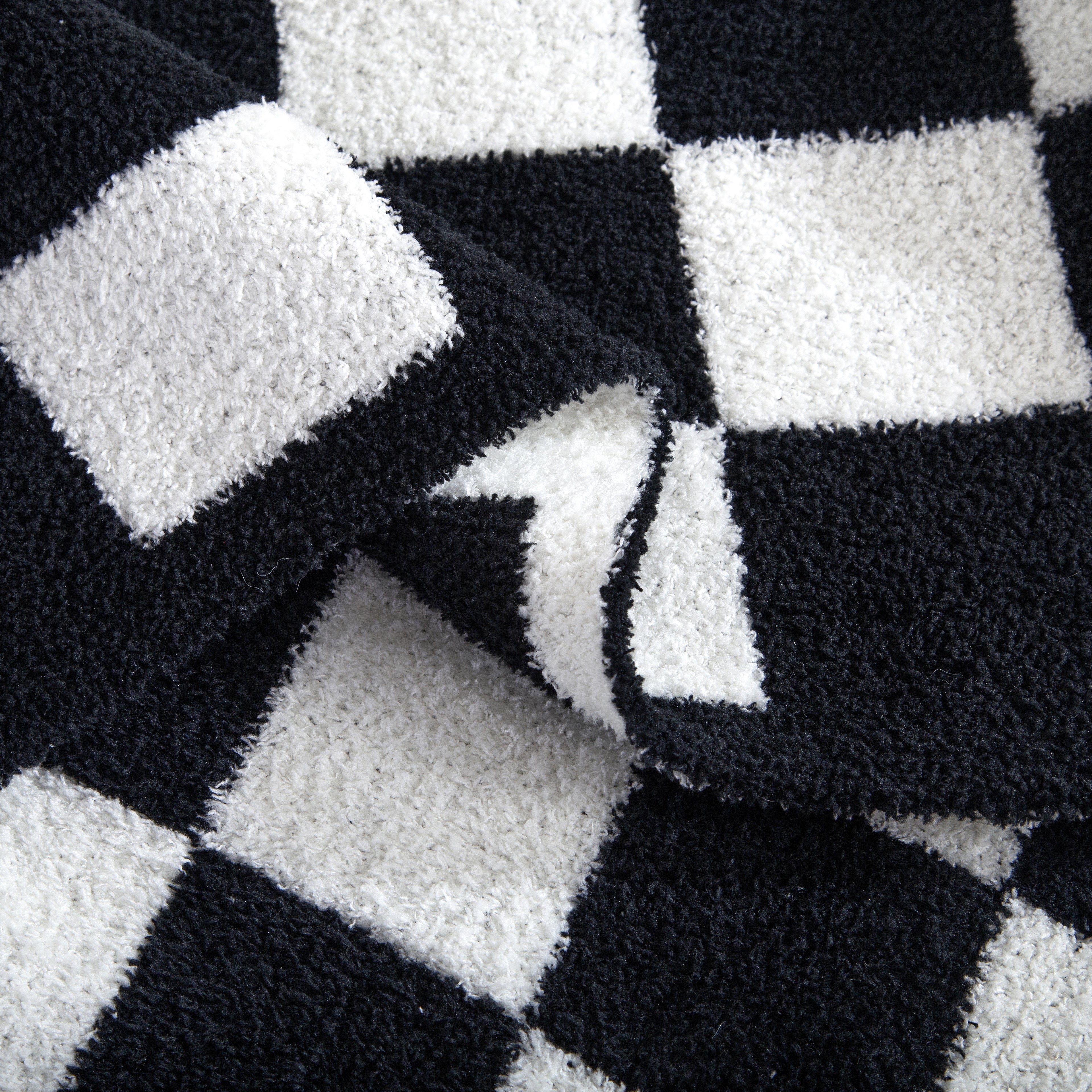 50" x 70"  Ultra Soft Checkered Knitted Throw Blanket