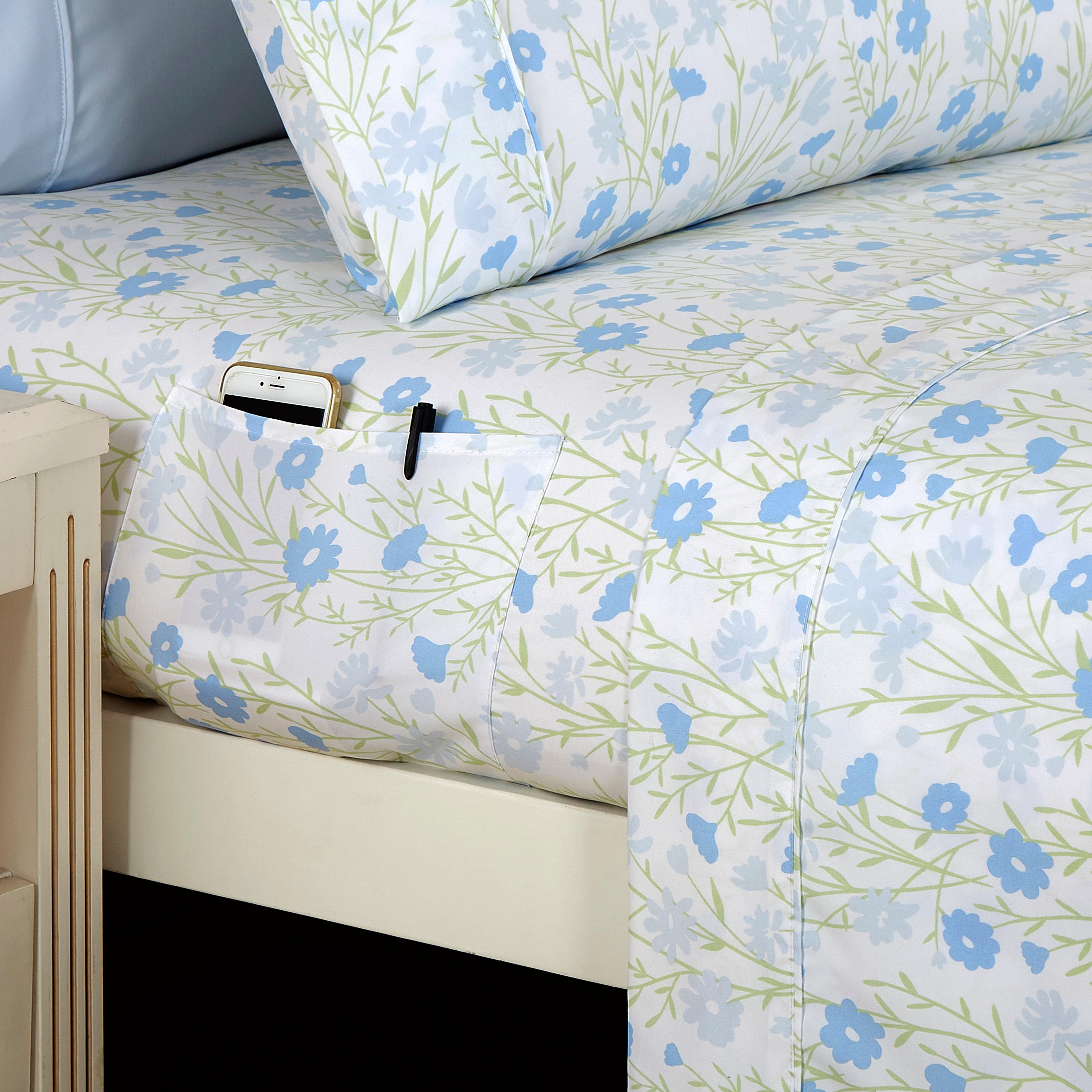 6-Piece Floral and Stripe Pattern Sheet Set - Soft as a Hotel Premium Quality Bedding