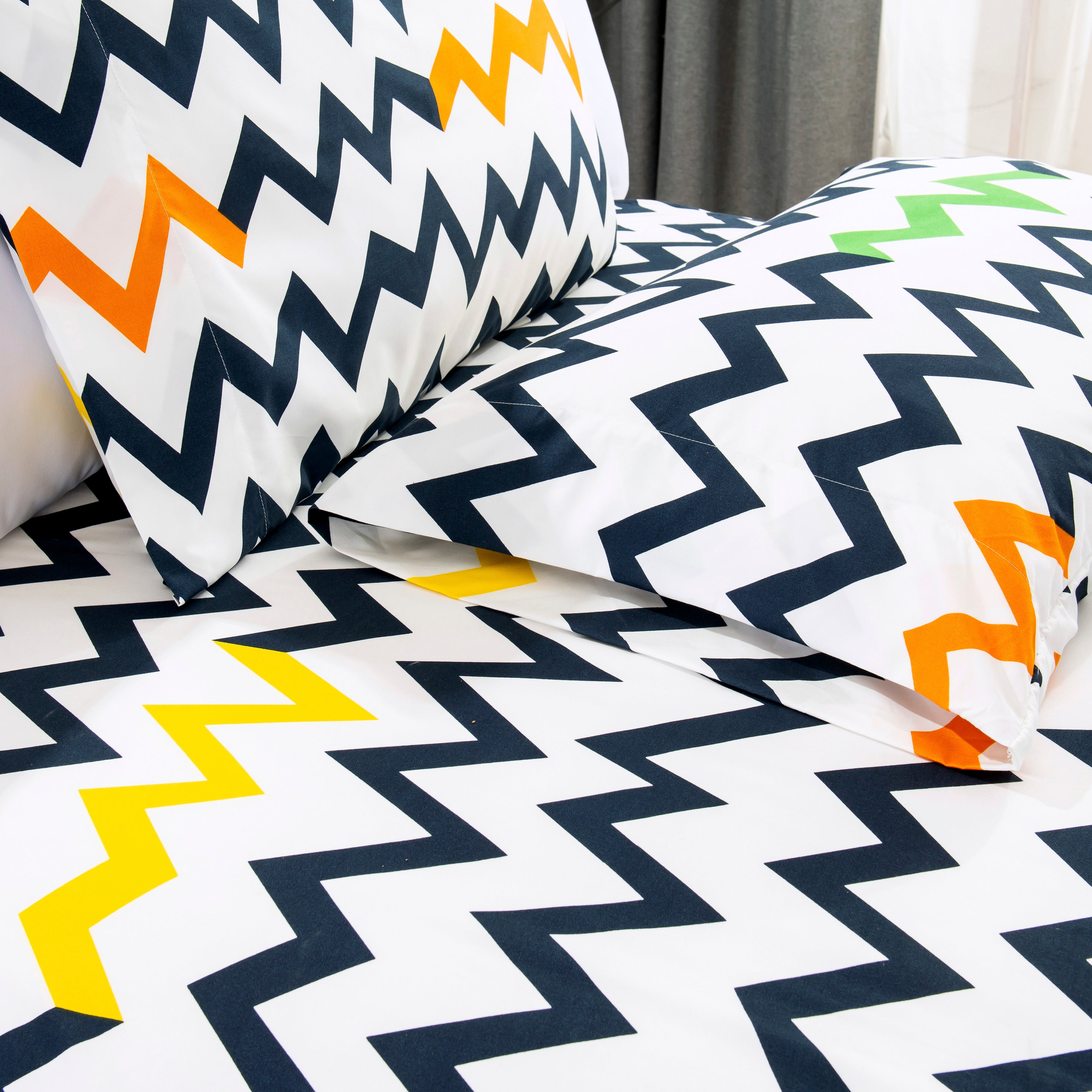 6-Piece Chevron Pattern - Soft as a Hotel Premium Quality Sheet Set