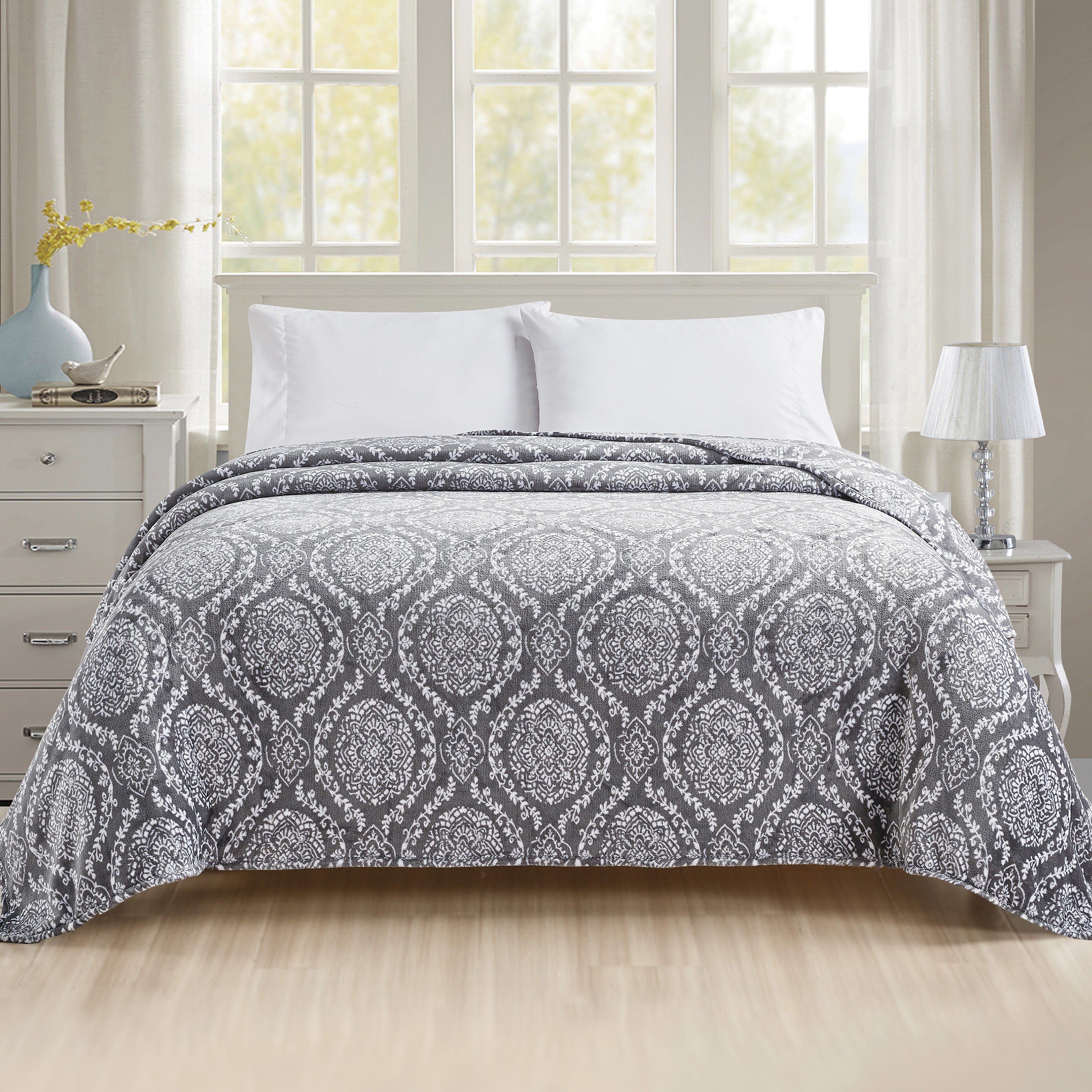 Printed Bed or Oversized Couch Blanket - Lightweight for All Season Warmth