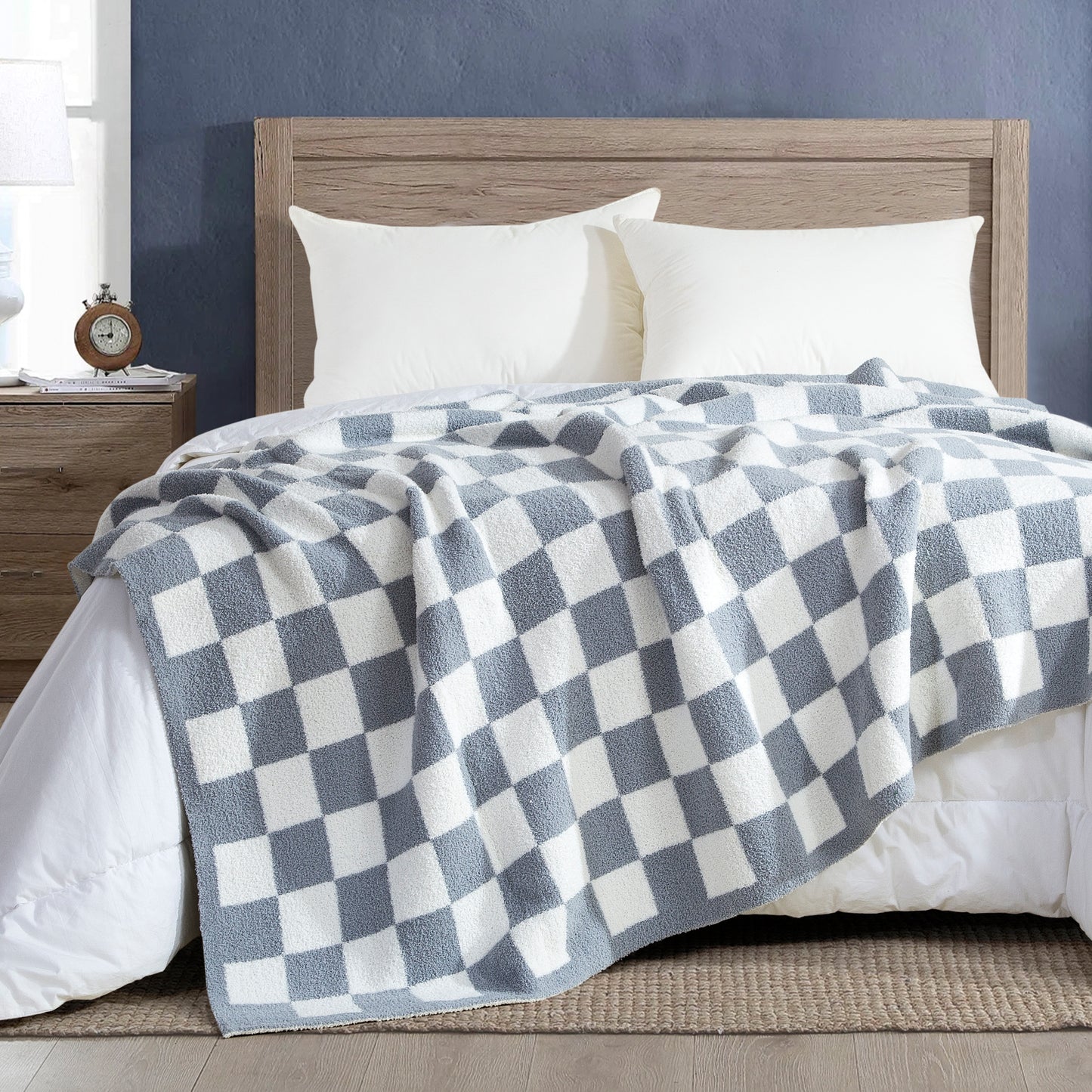 Elegant Comfort 50" x 70"  Ultra Soft Checkered Knitted Throw Blanket