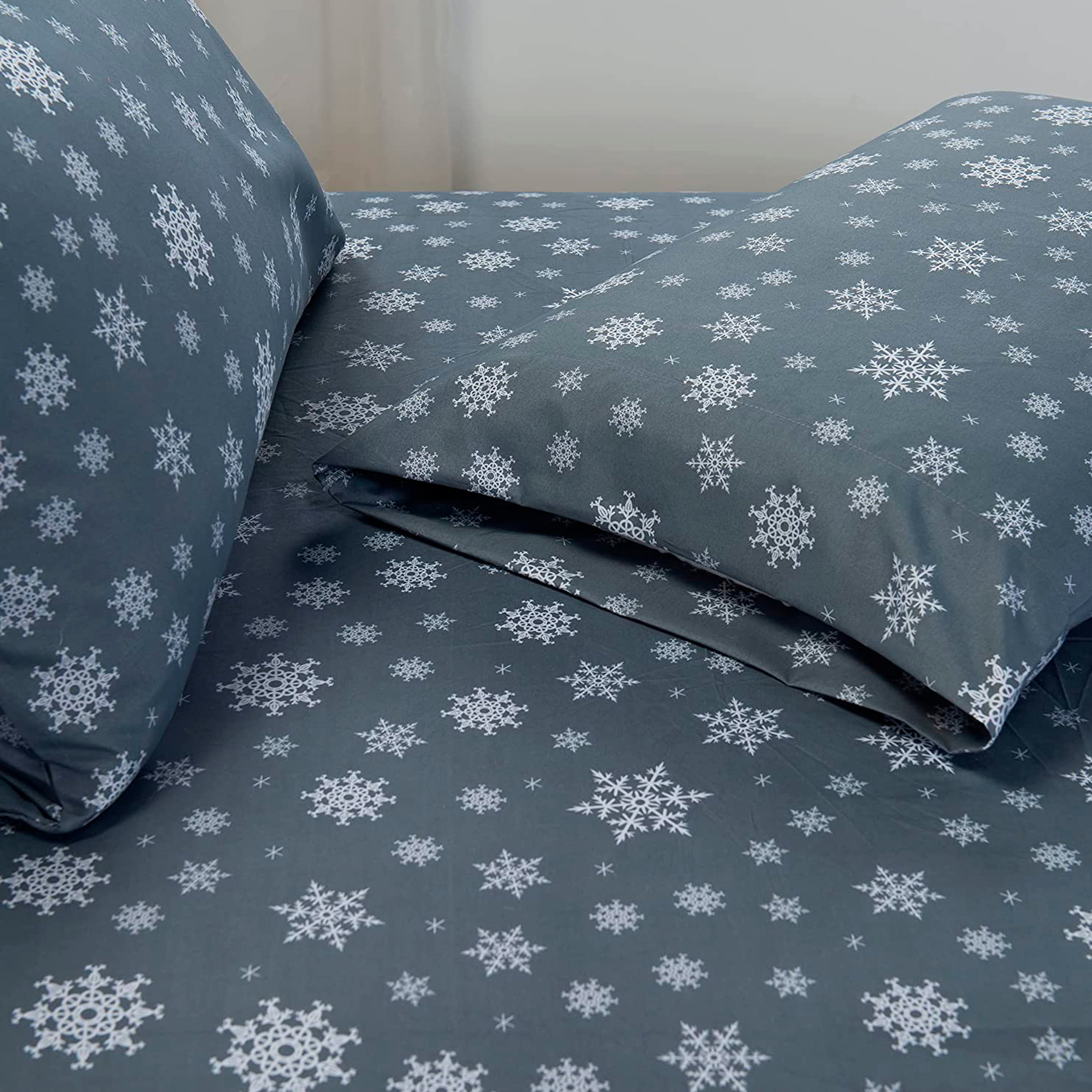 6-Piece Christmas & Holiday Sheet Set - Soft as a Hotel Premium Quality