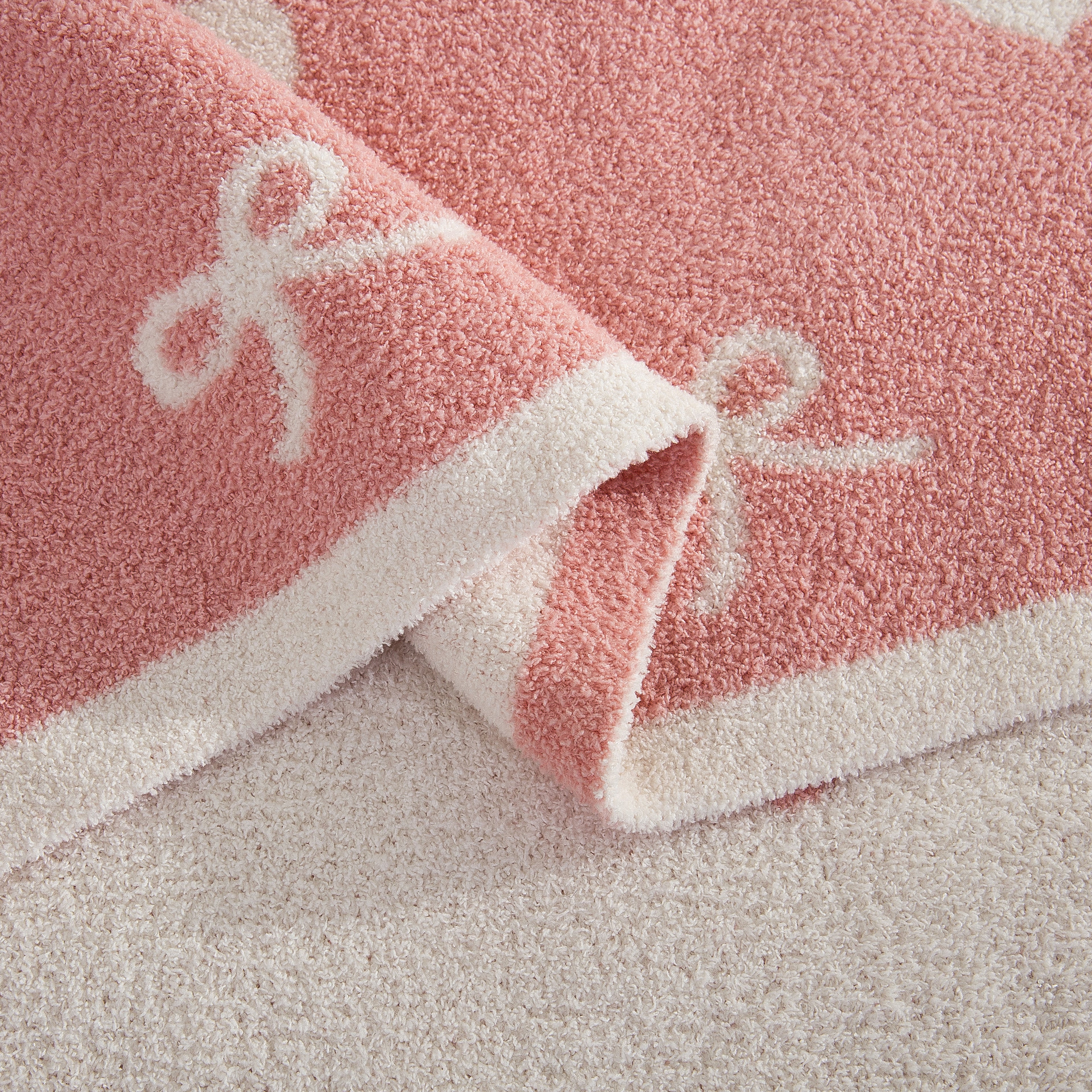 50" x 70"  Ultra Soft Checkered Knitted Throw Blanket