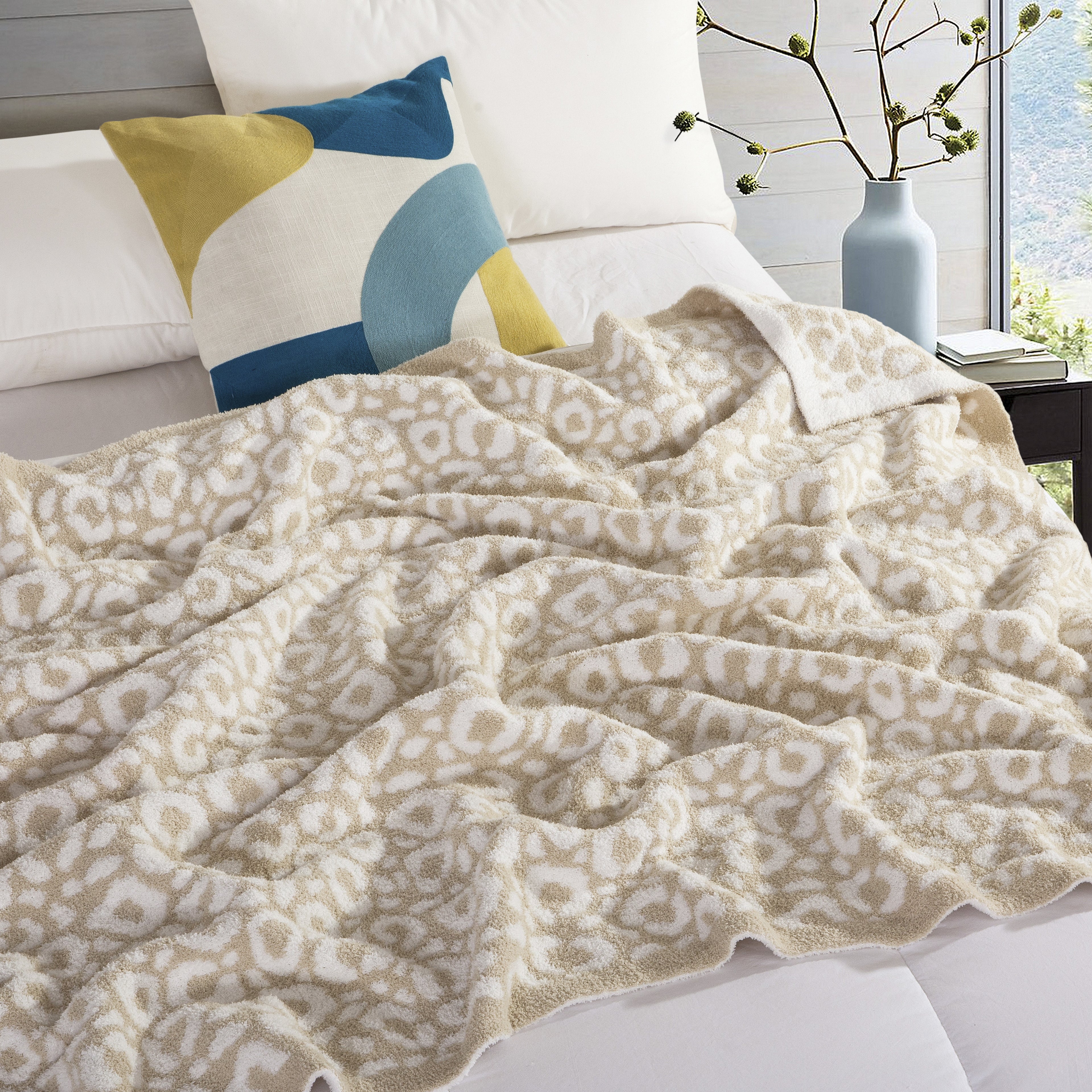 50" x 70"  Ultra Soft Checkered Knitted Throw Blanket