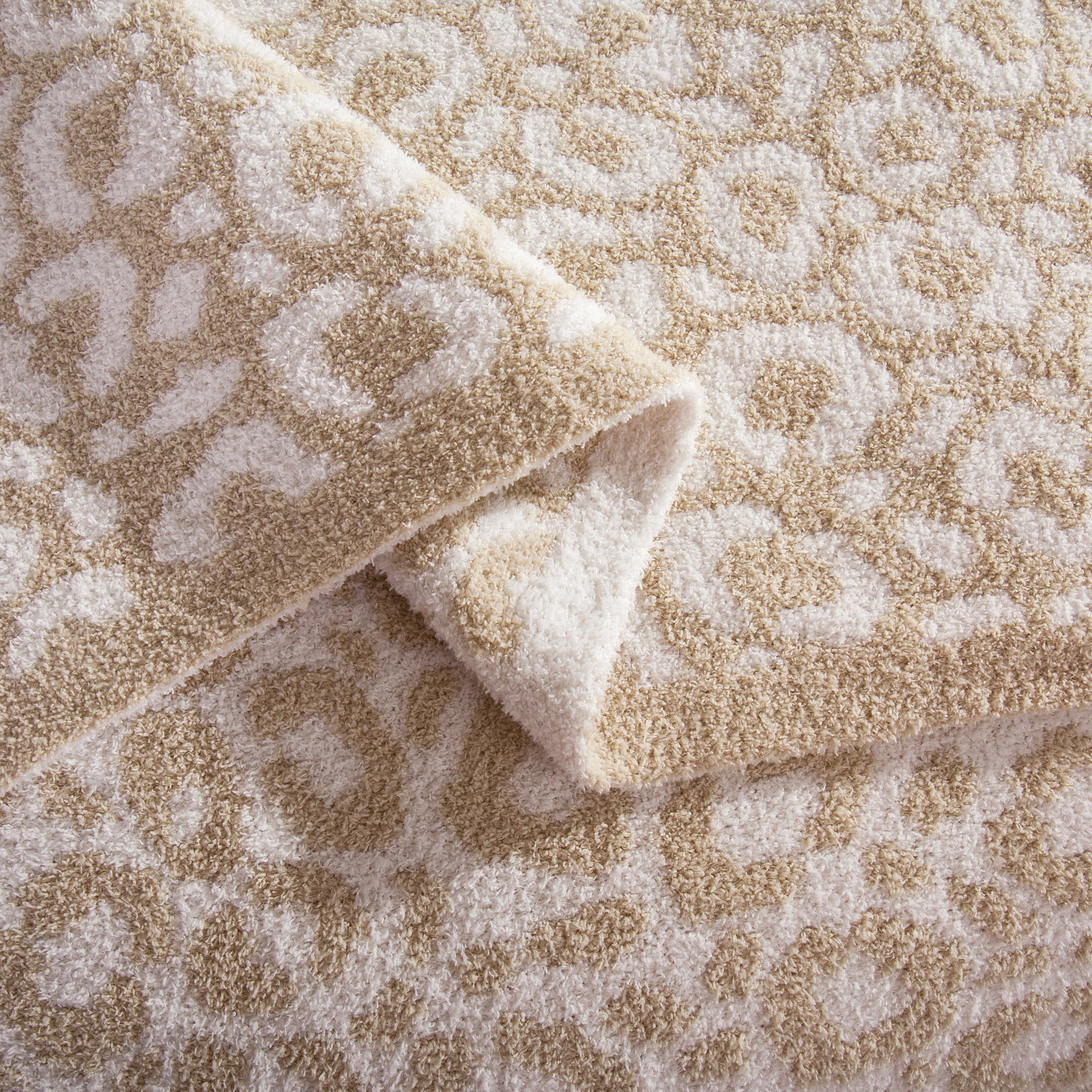 50" x 70"  Ultra Soft Checkered Knitted Throw Blanket