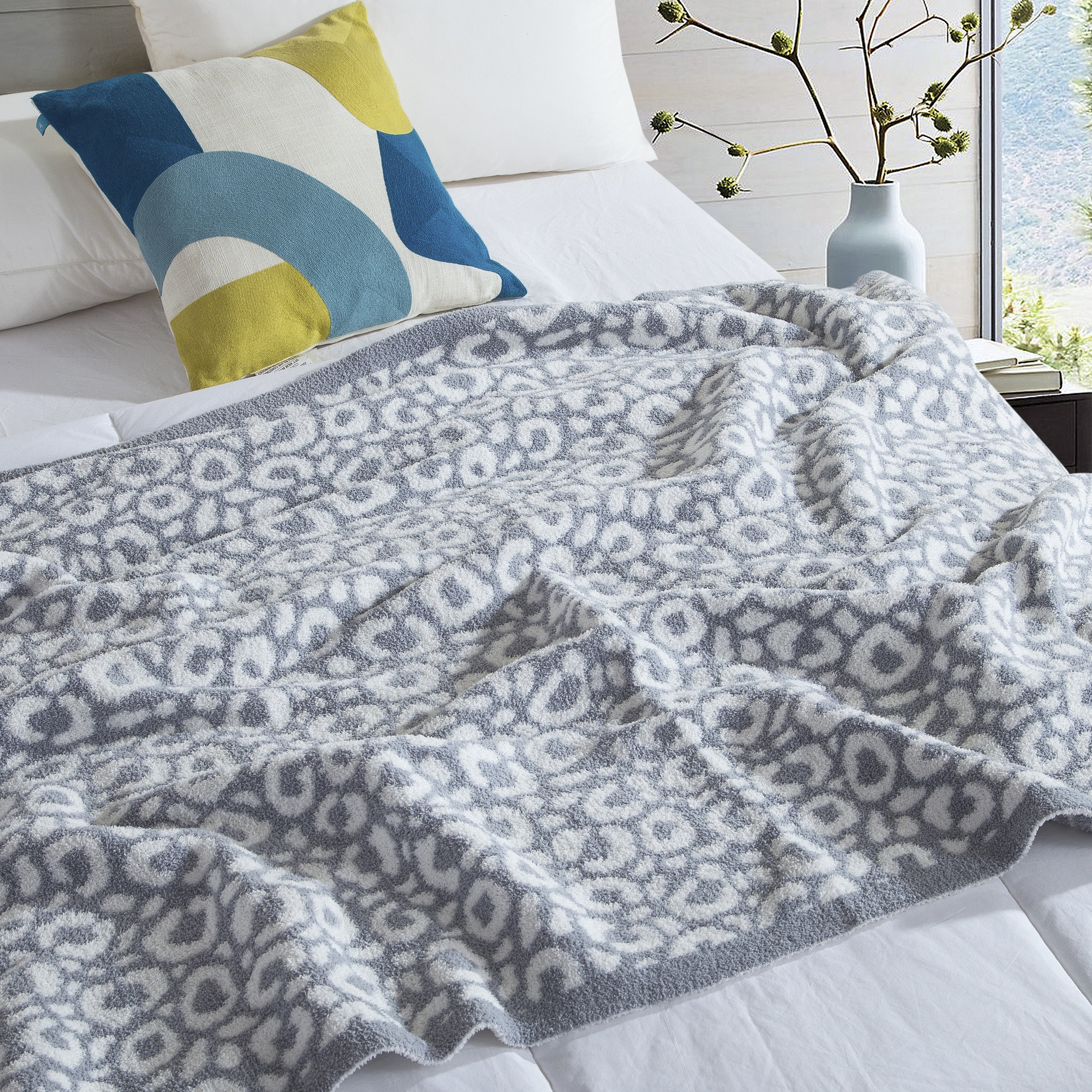 50" x 70"  Ultra Soft Checkered Knitted Throw Blanket