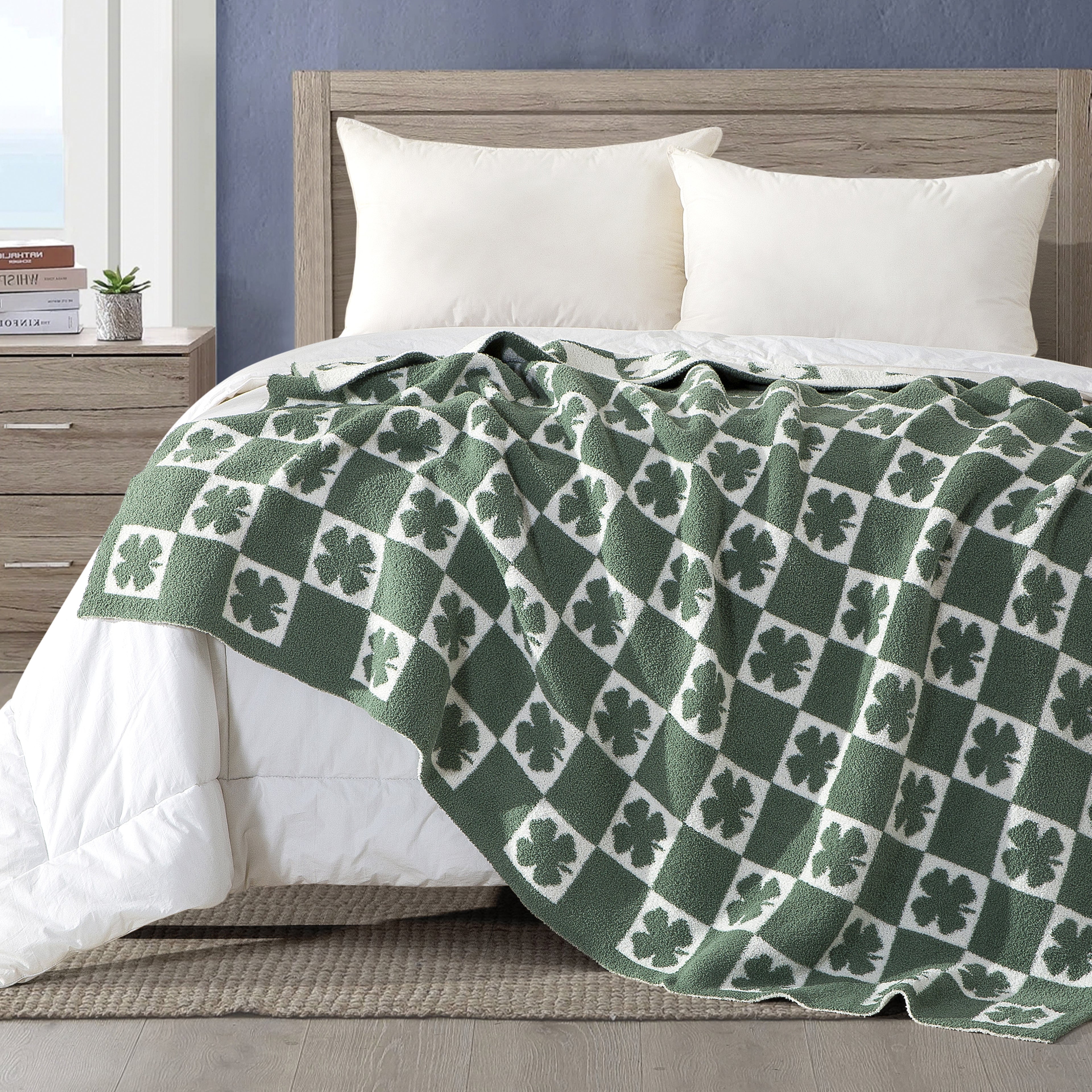 50" x 70"  Ultra Soft Checkered Knitted Throw Blanket