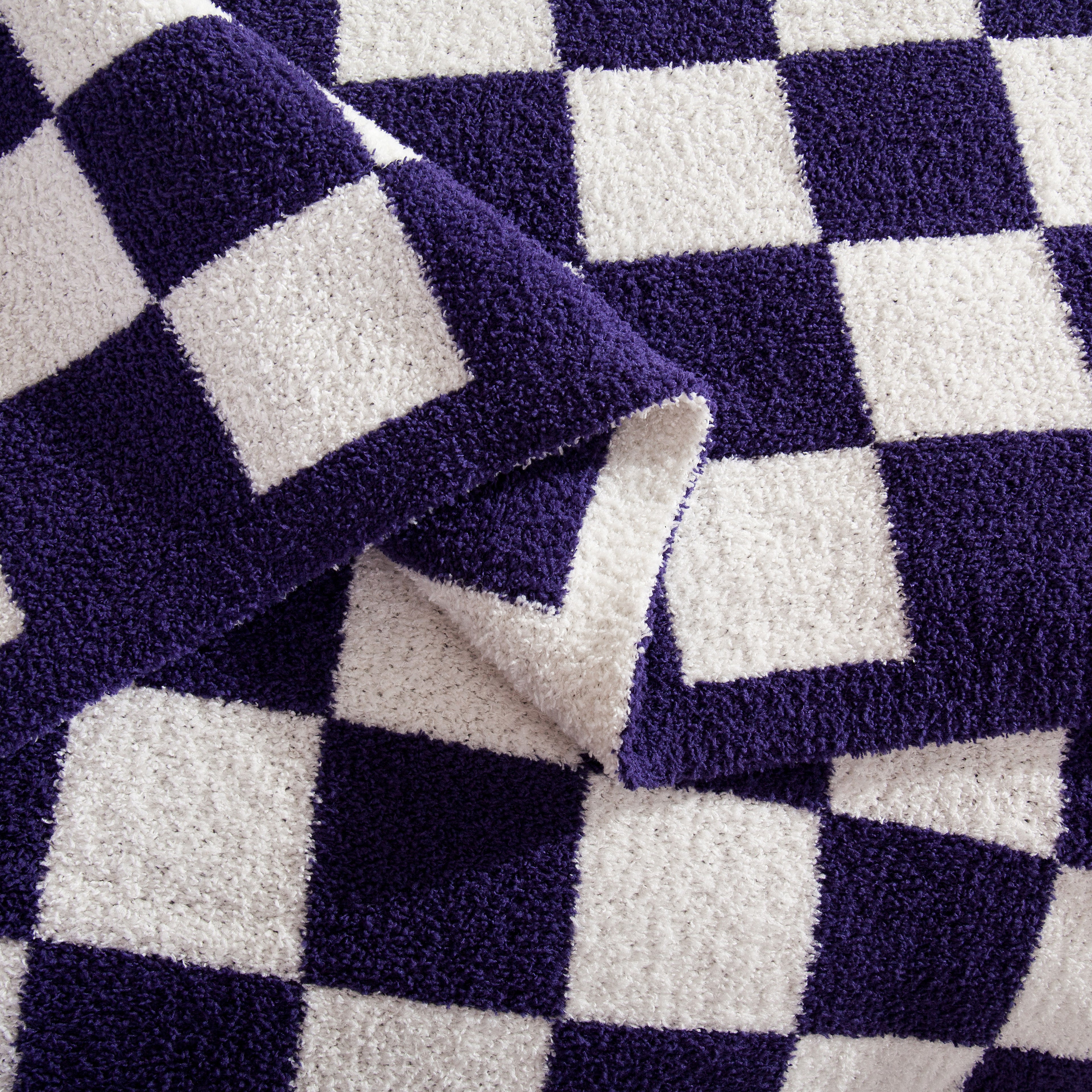 50" x 70"  Ultra Soft Checkered Knitted Throw Blanket