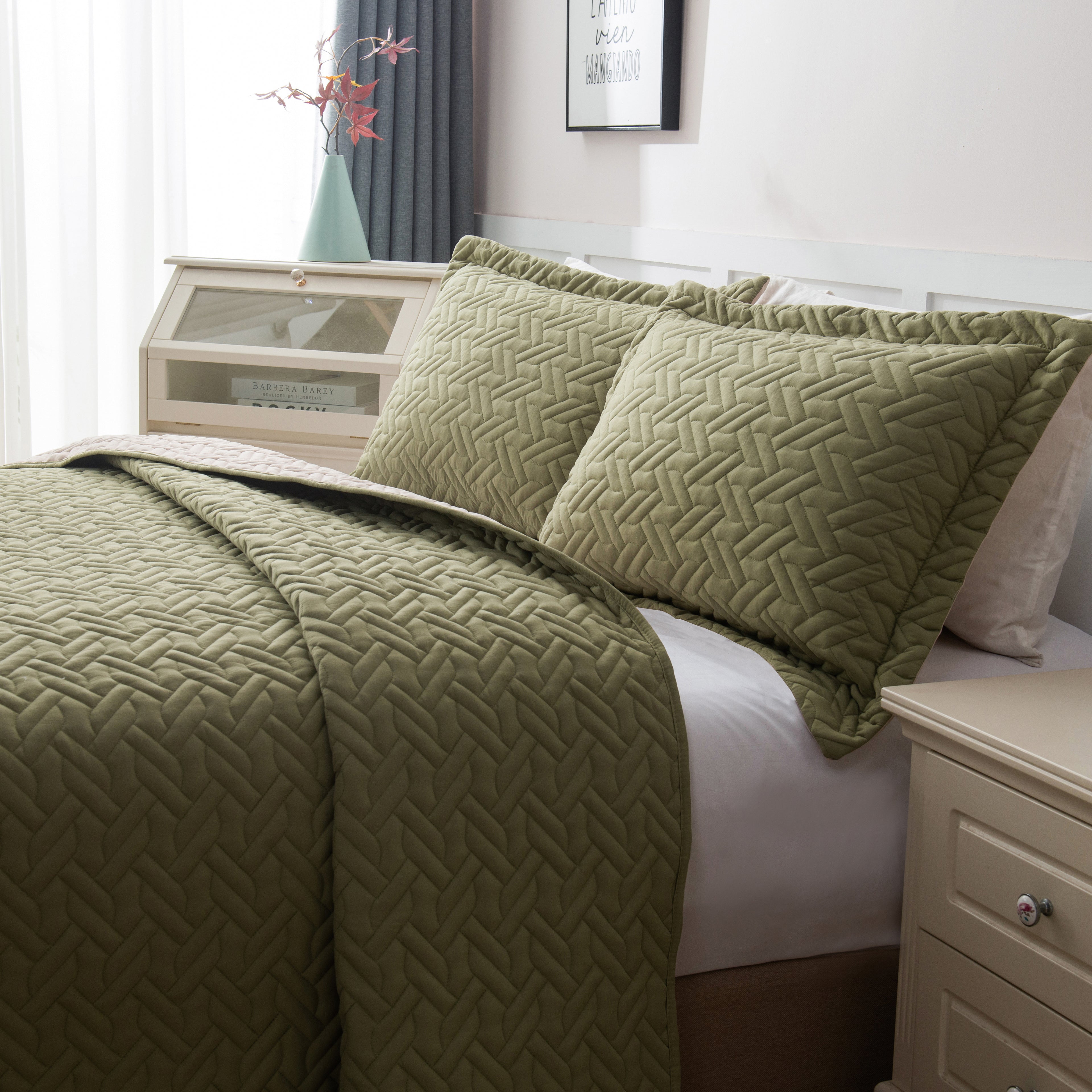 3-Piece Majestic Quilted Reversible Bedspread Coverlet Set