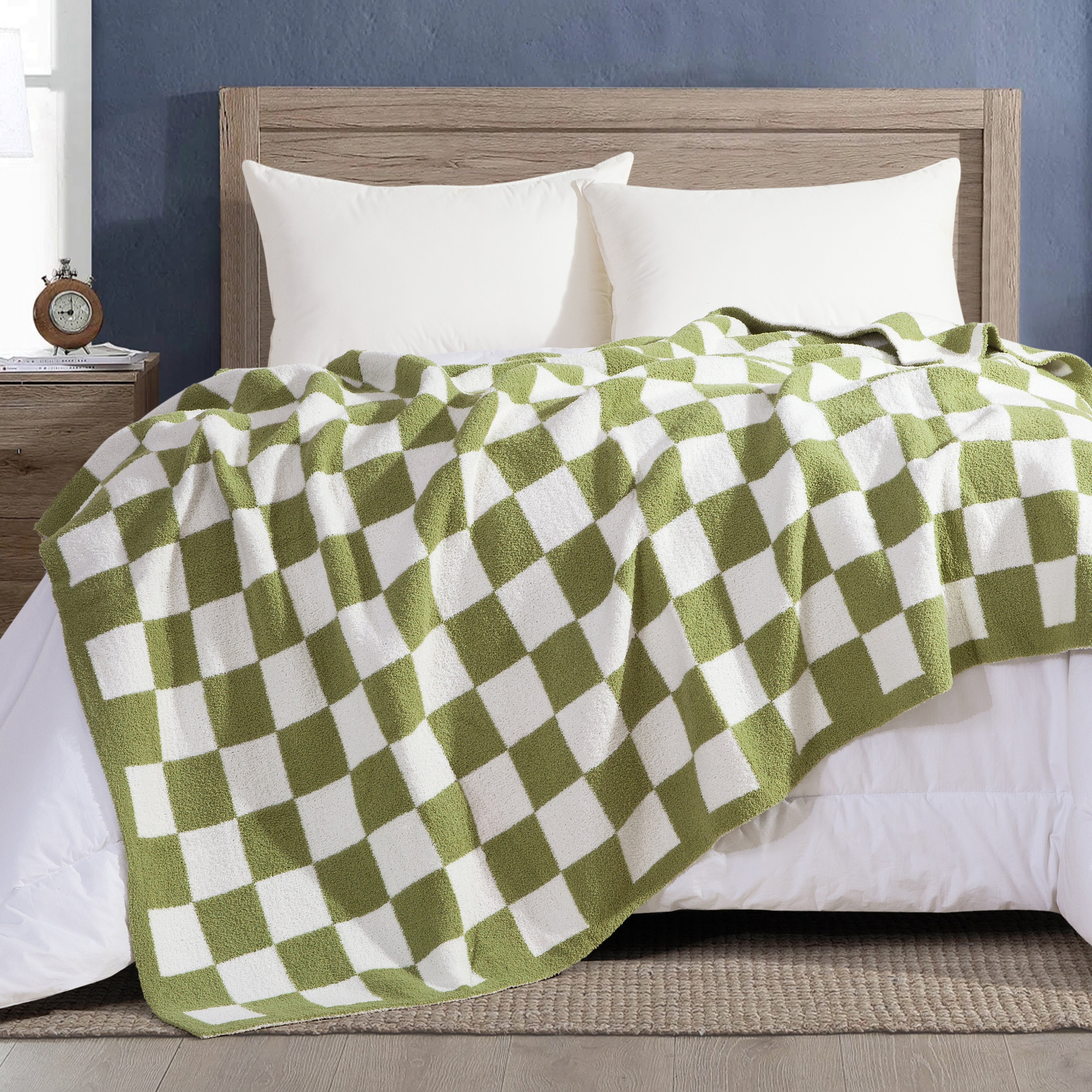 50" x 70"  Ultra Soft Checkered Knitted Throw Blanket