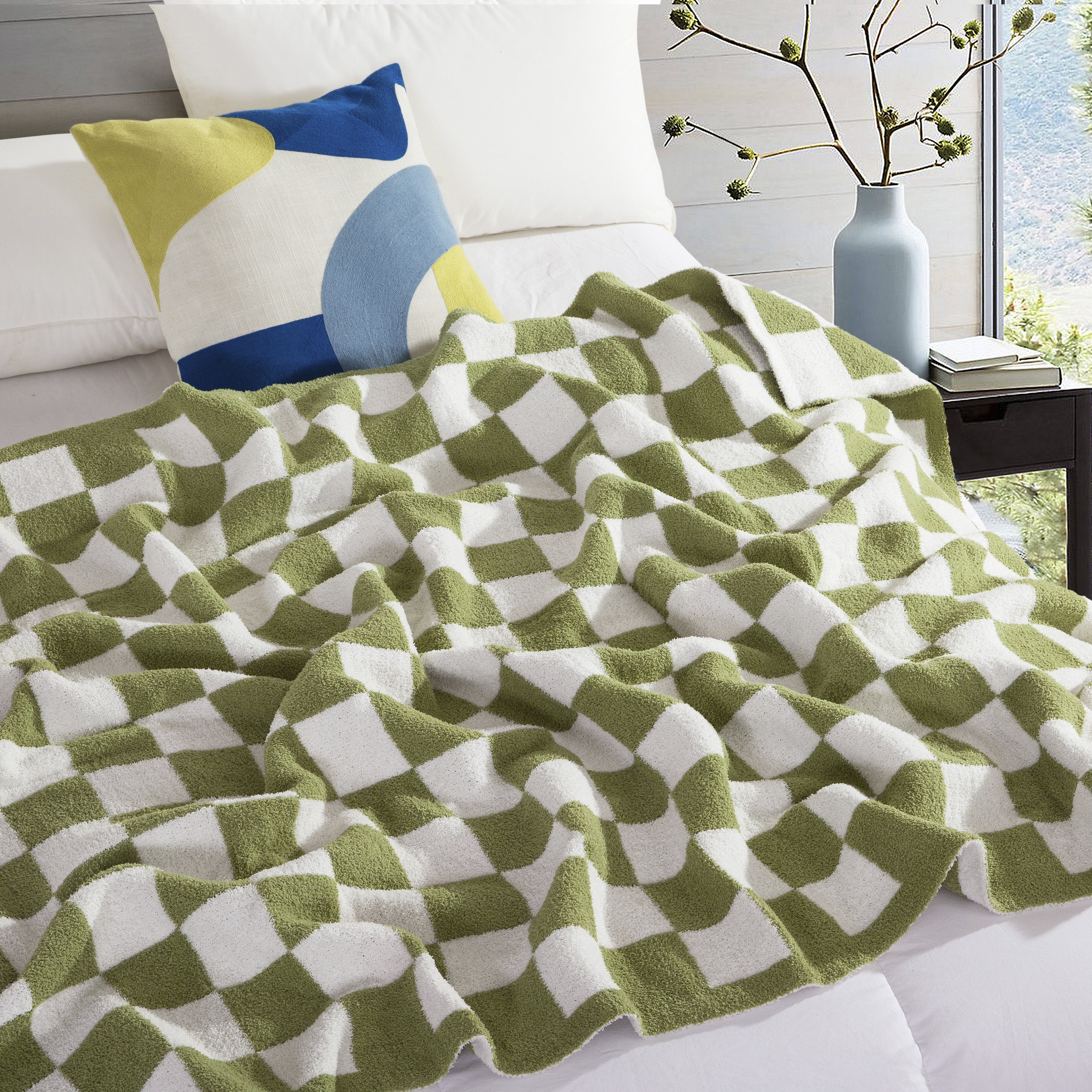 50" x 70"  Ultra Soft Checkered Knitted Throw Blanket