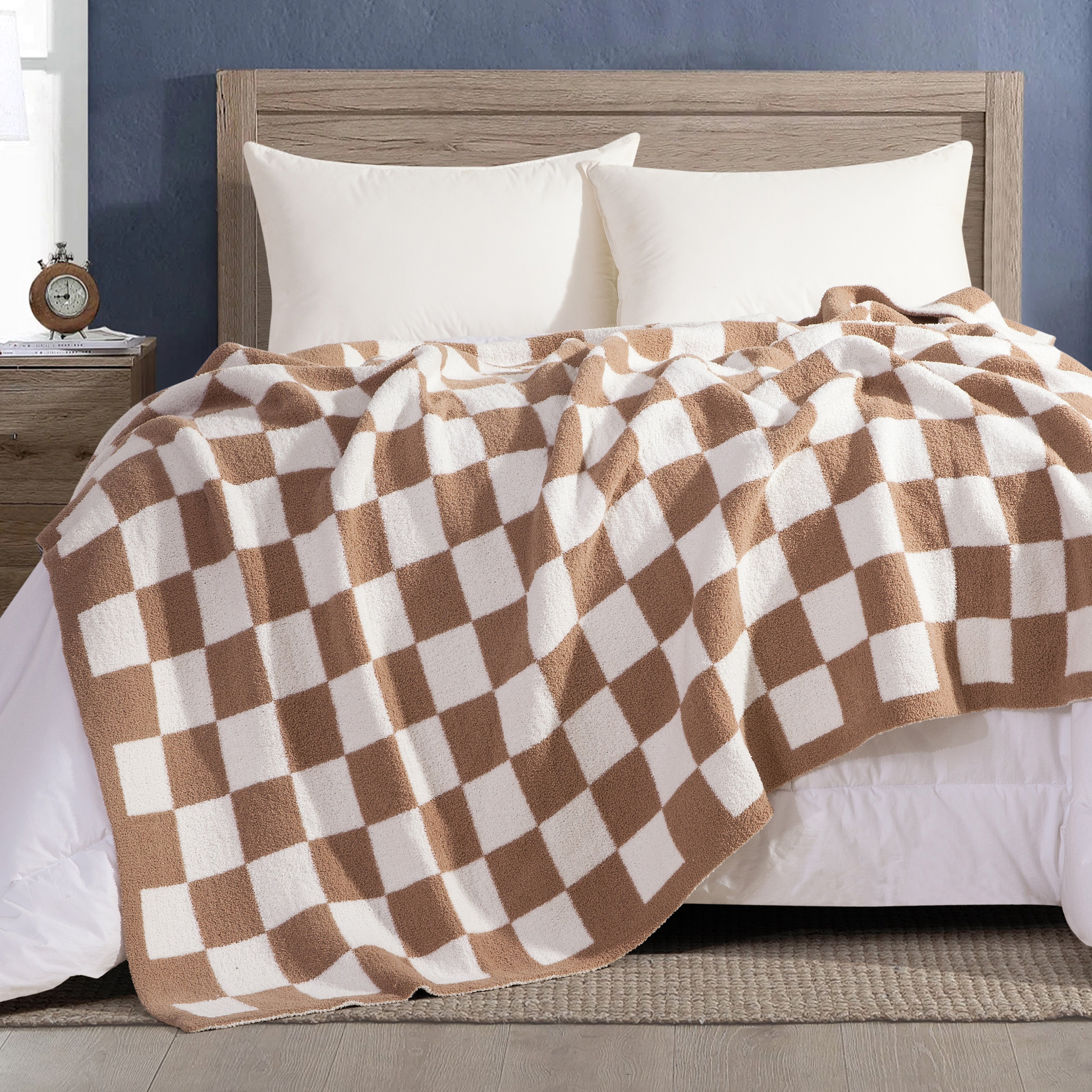50" x 70"  Ultra Soft Checkered Knitted Throw Blanket