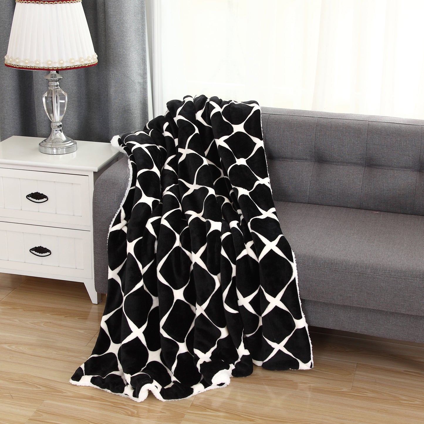 Elegant Comfort Velvet Plush Sherpa Throw 50" x 60" Velvet Feel - Sherpa Back Throw Blanket